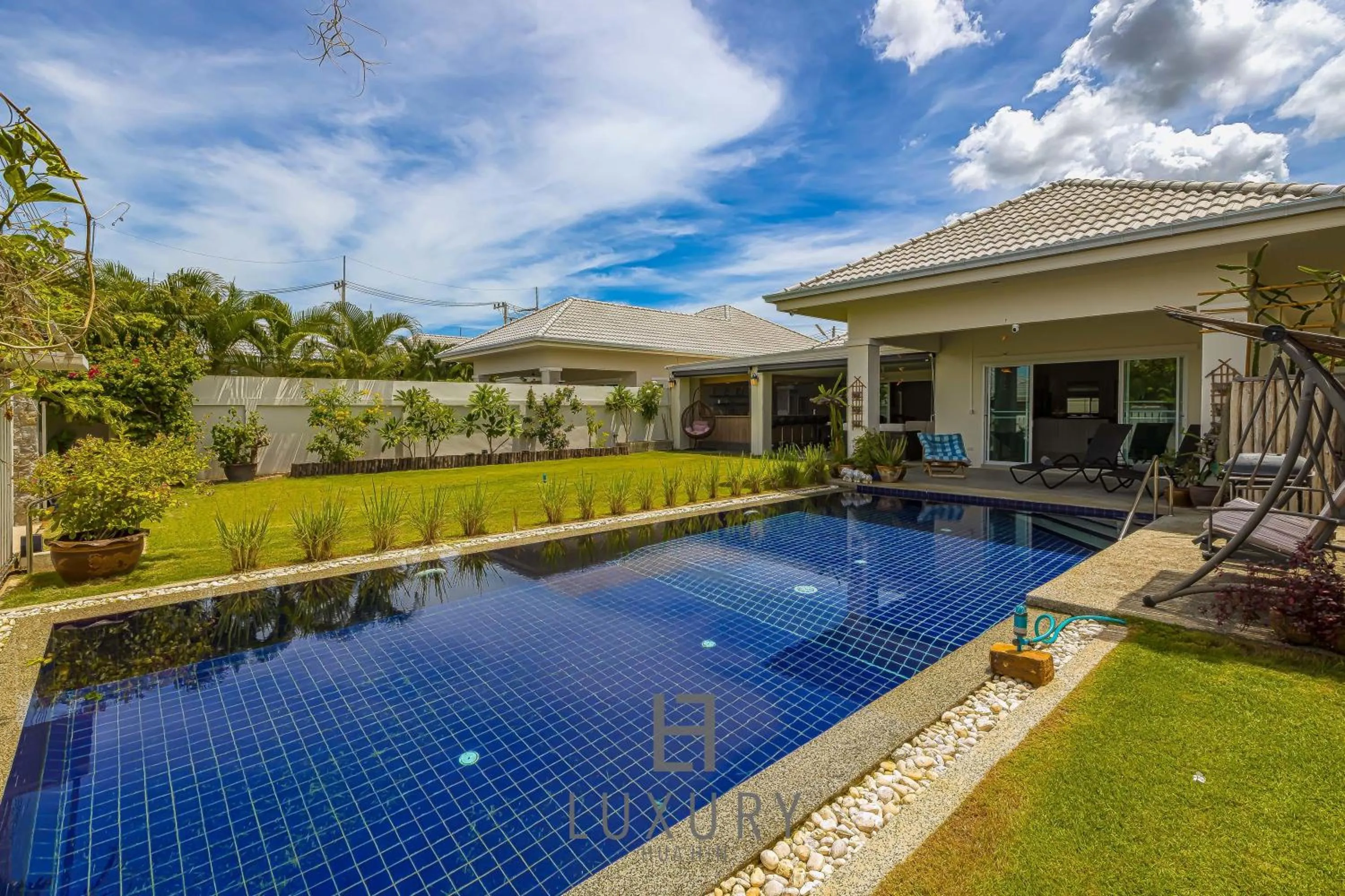 Cozy Modern 3 Bedroom Pool Villa L70