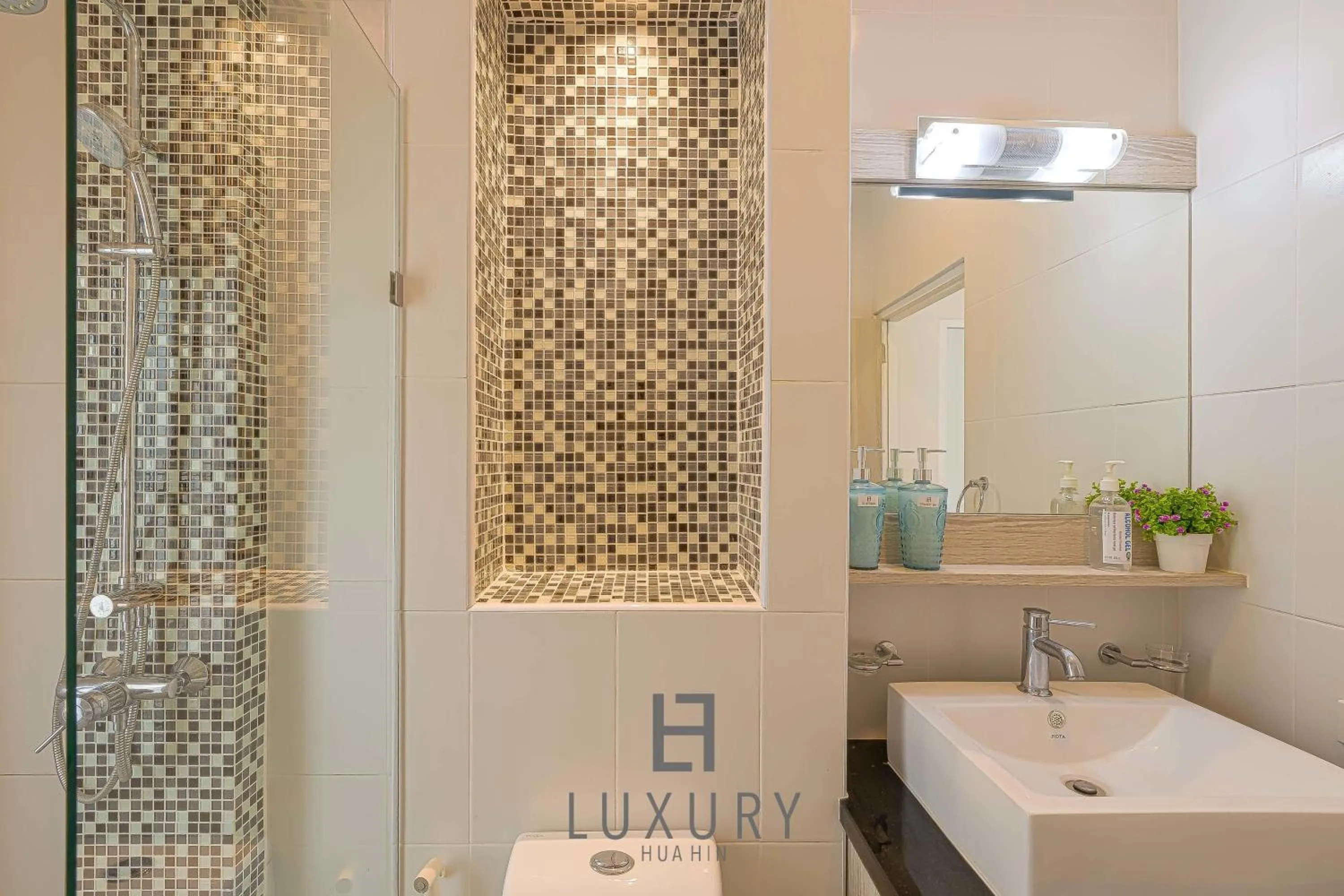 Cozy Modern 3 Bedroom Pool Villa L70