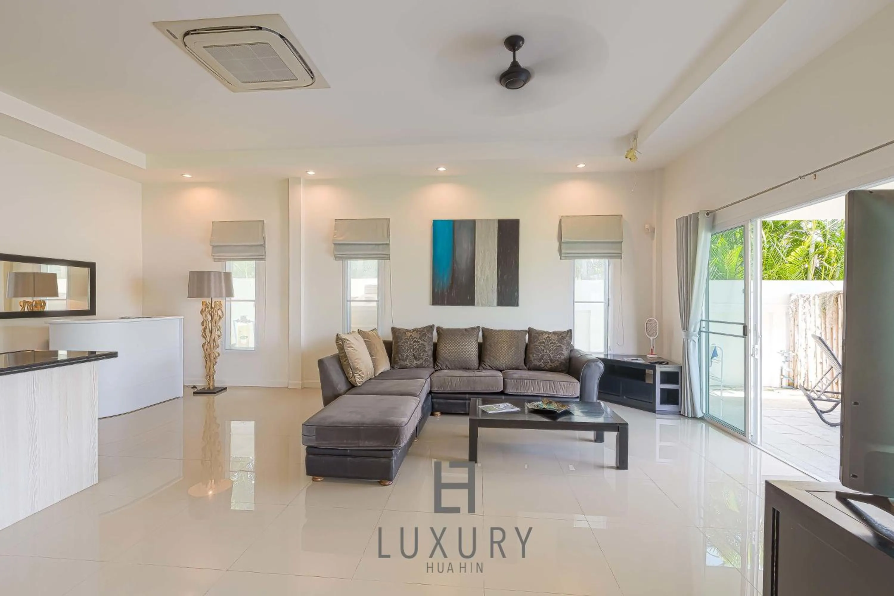 Cozy Modern 3 Bedroom Pool Villa L70