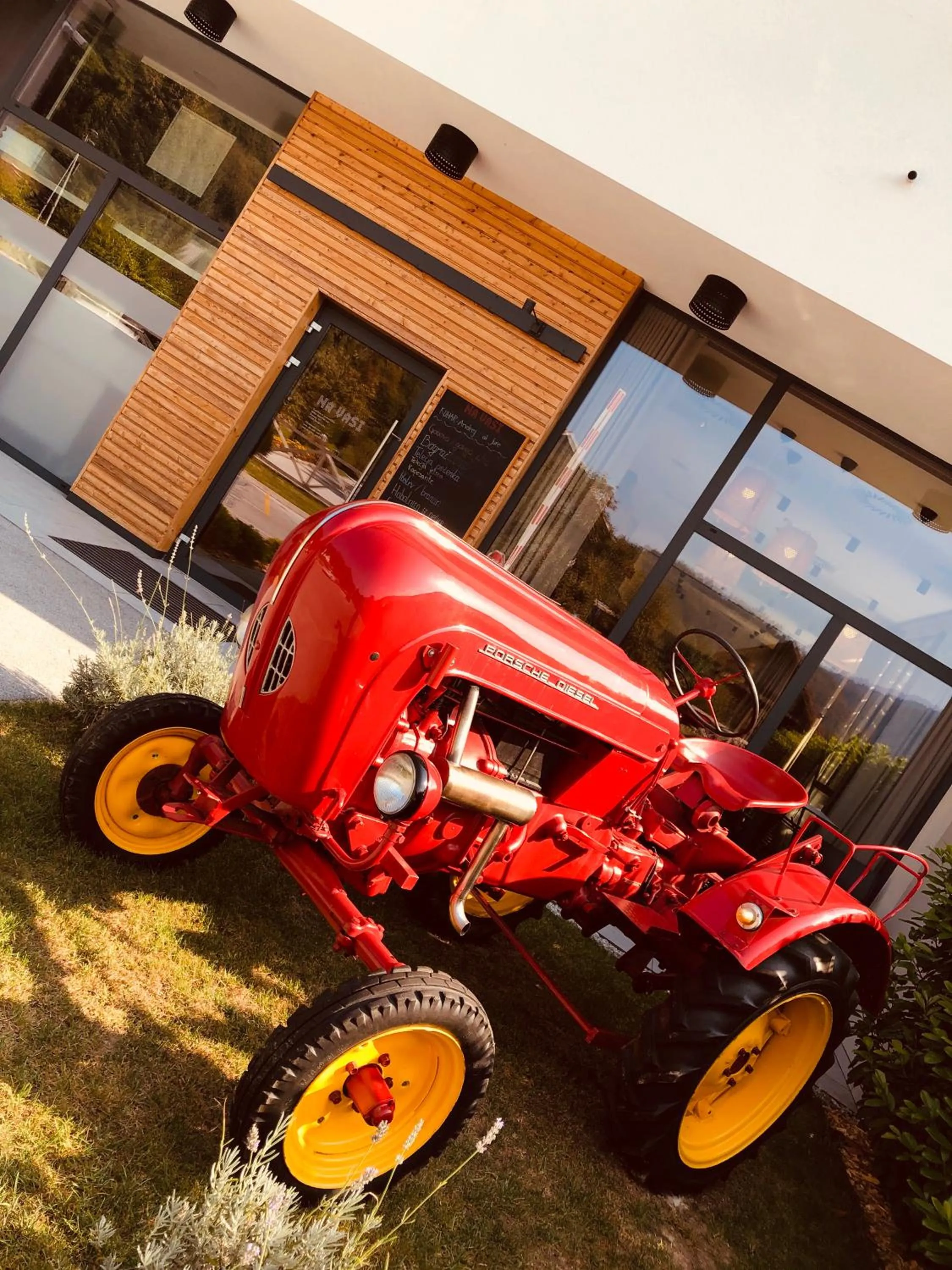 Na Vasi restavracija in prenočišča