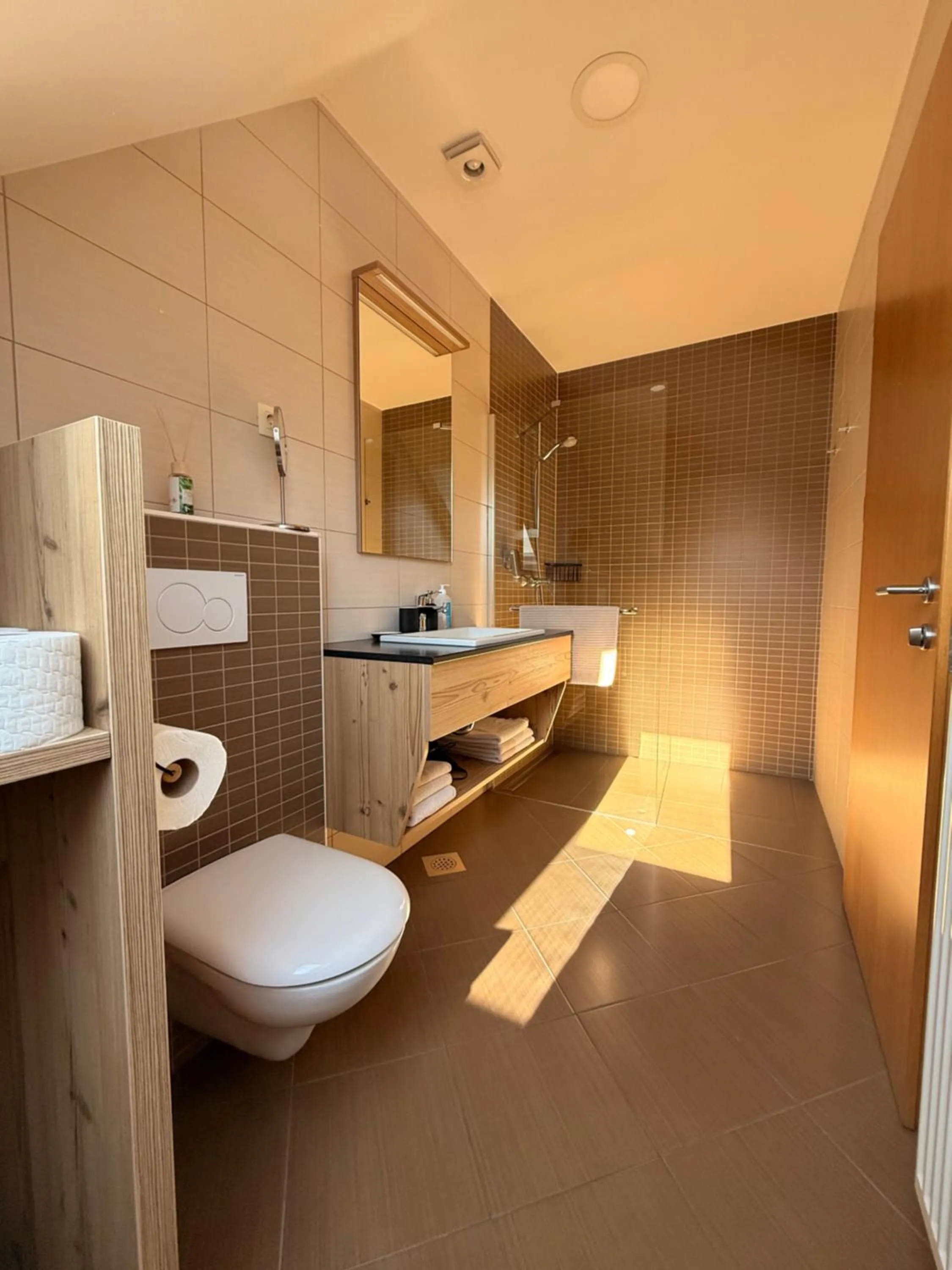 Na Vasi restavracija in prenočišča