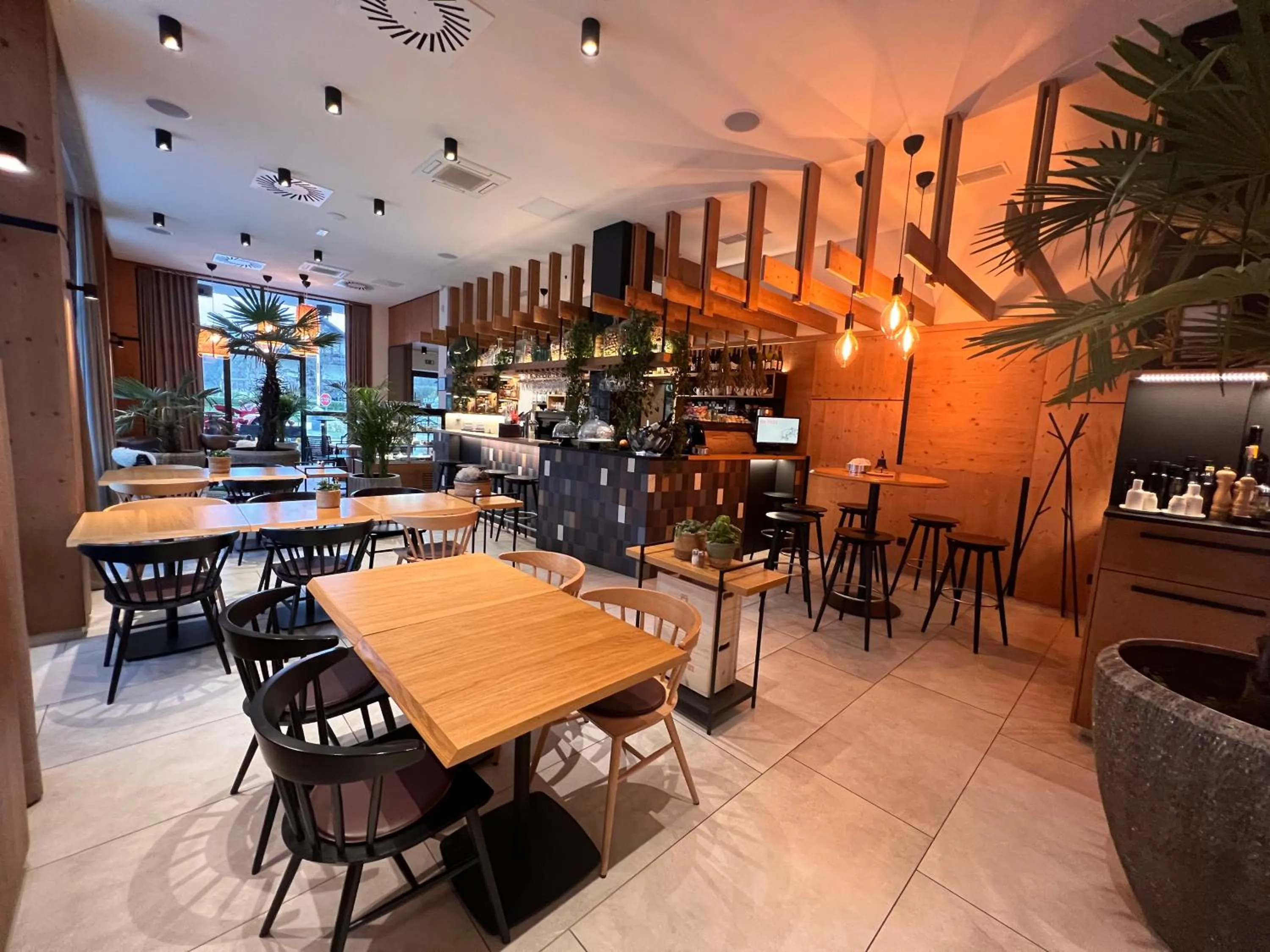 Na Vasi restavracija in prenočišča