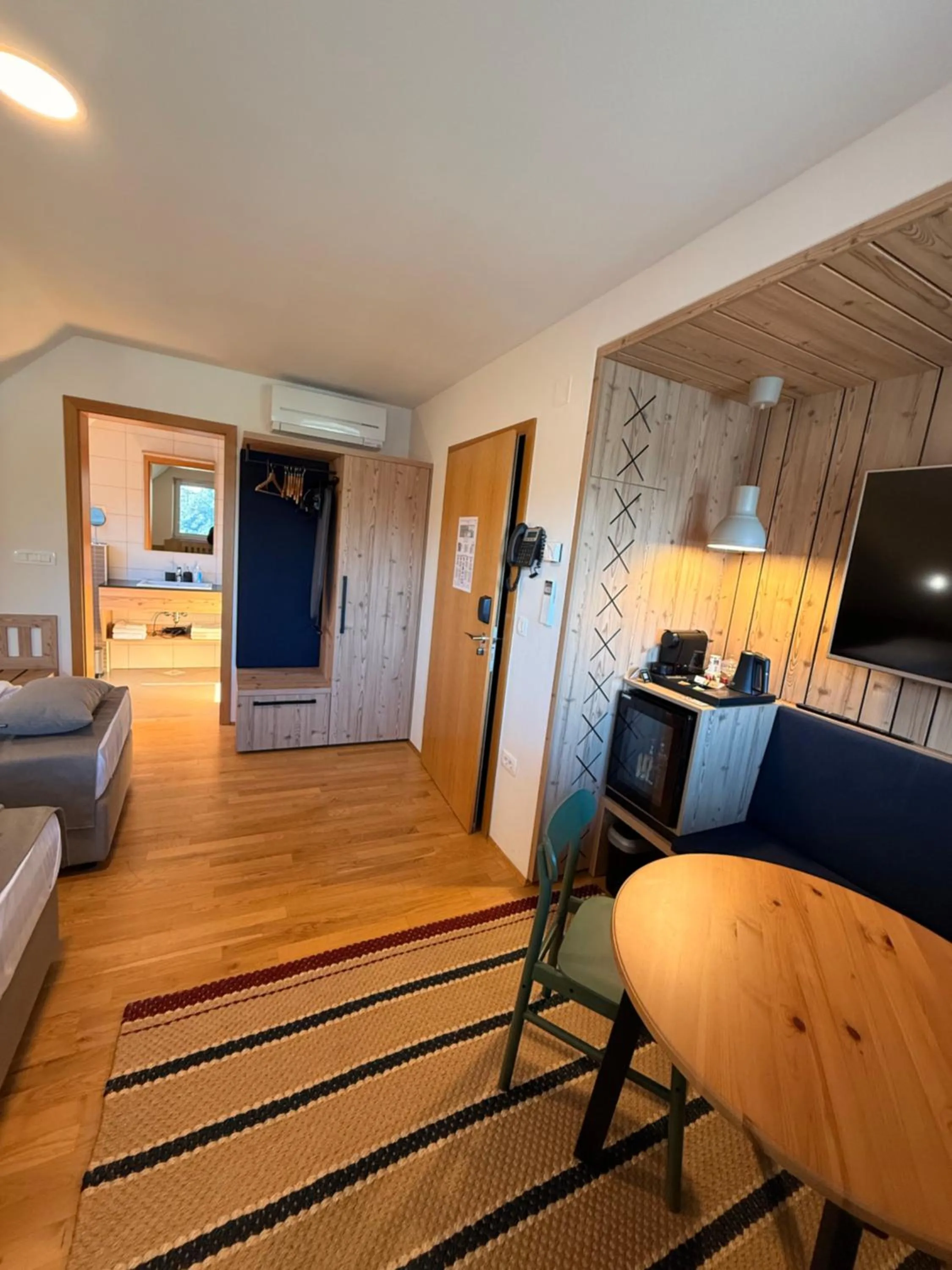 Na Vasi restavracija in prenočišča