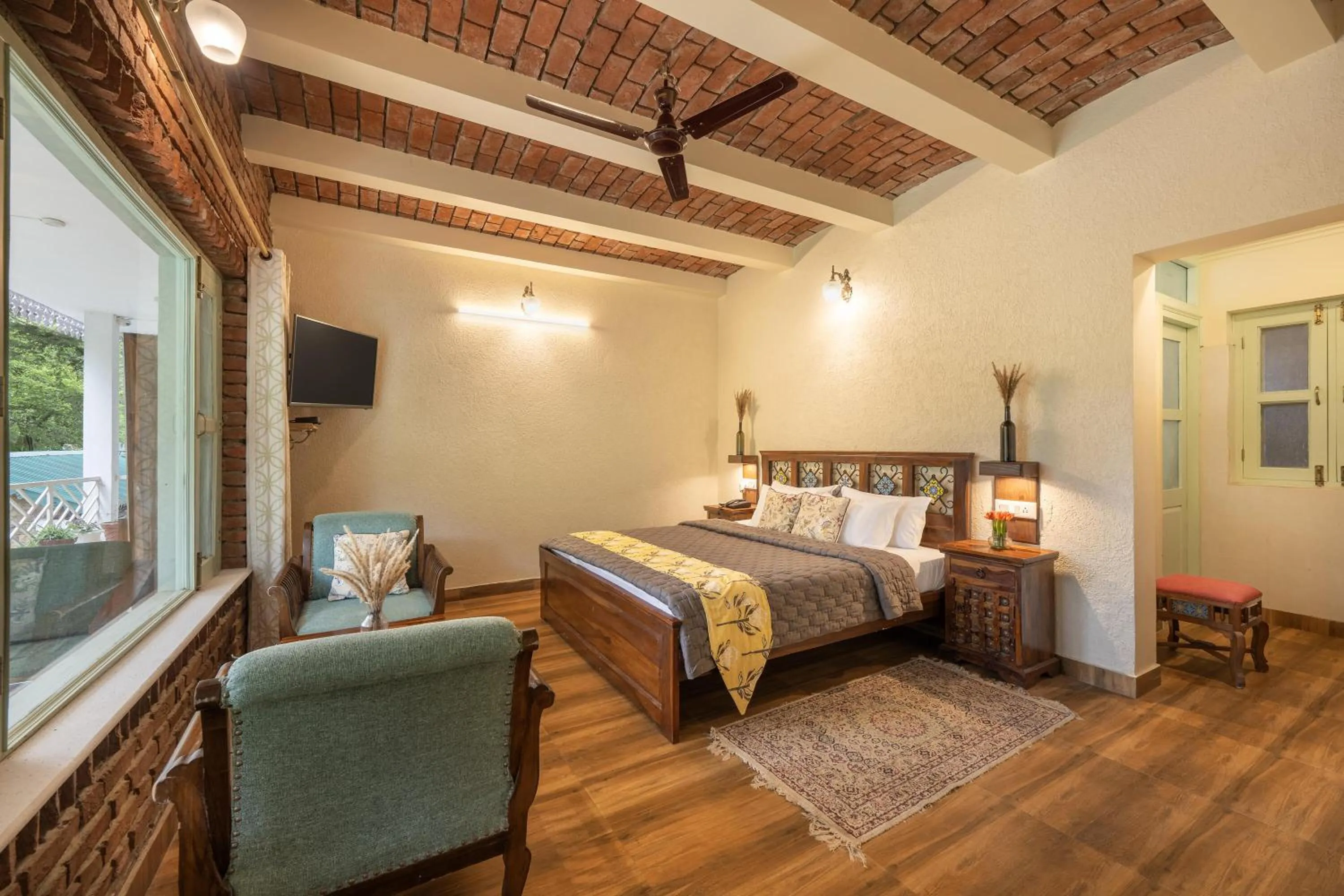 Bed in Echor Malusara Lakeview Retreat Bhimtal