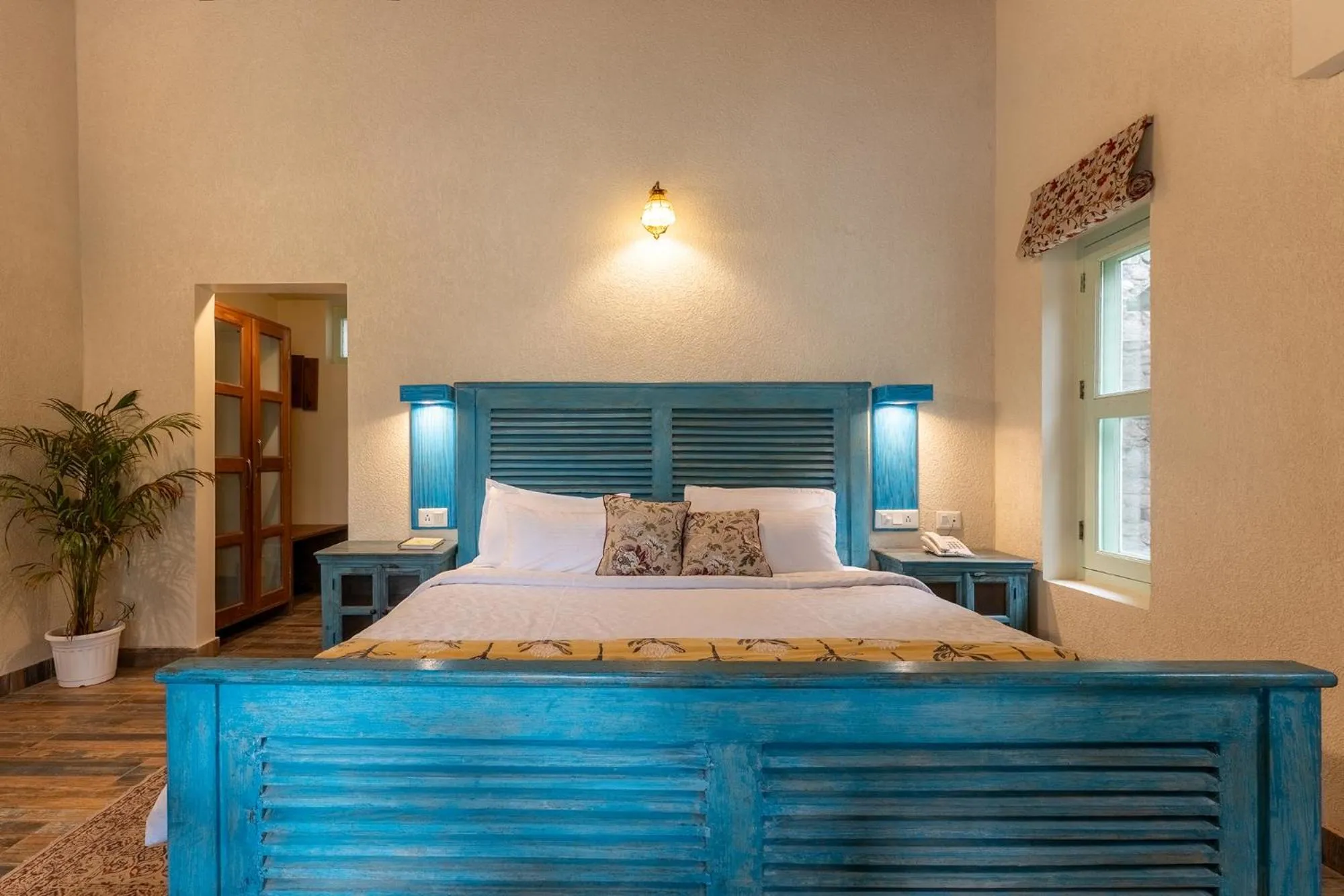 Bed in Echor Malusara Lakeview Retreat Bhimtal