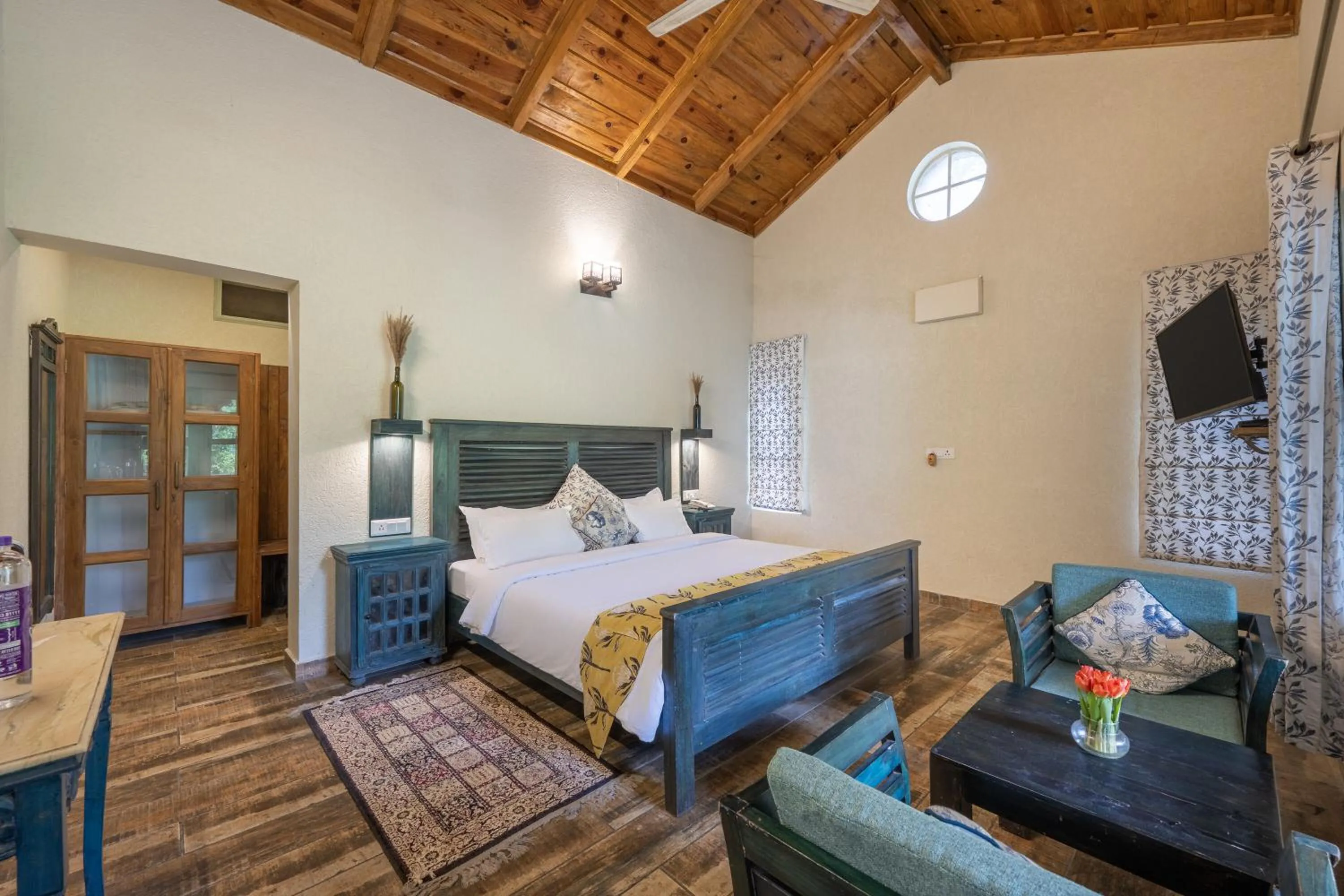 Bed in Echor Malusara Lakeview Retreat Bhimtal