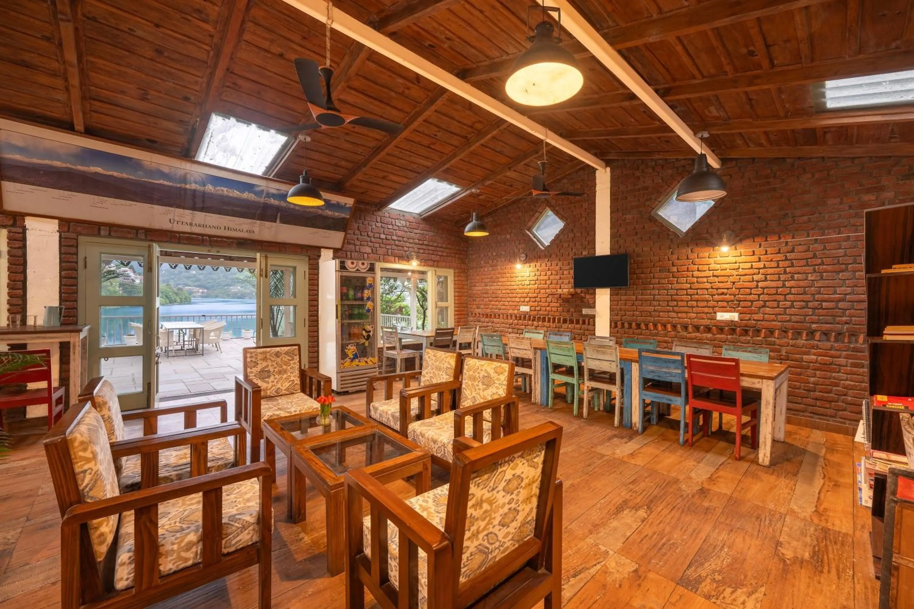 Restaurant/places to eat in Echor Malusara Lakeview Retreat Bhimtal