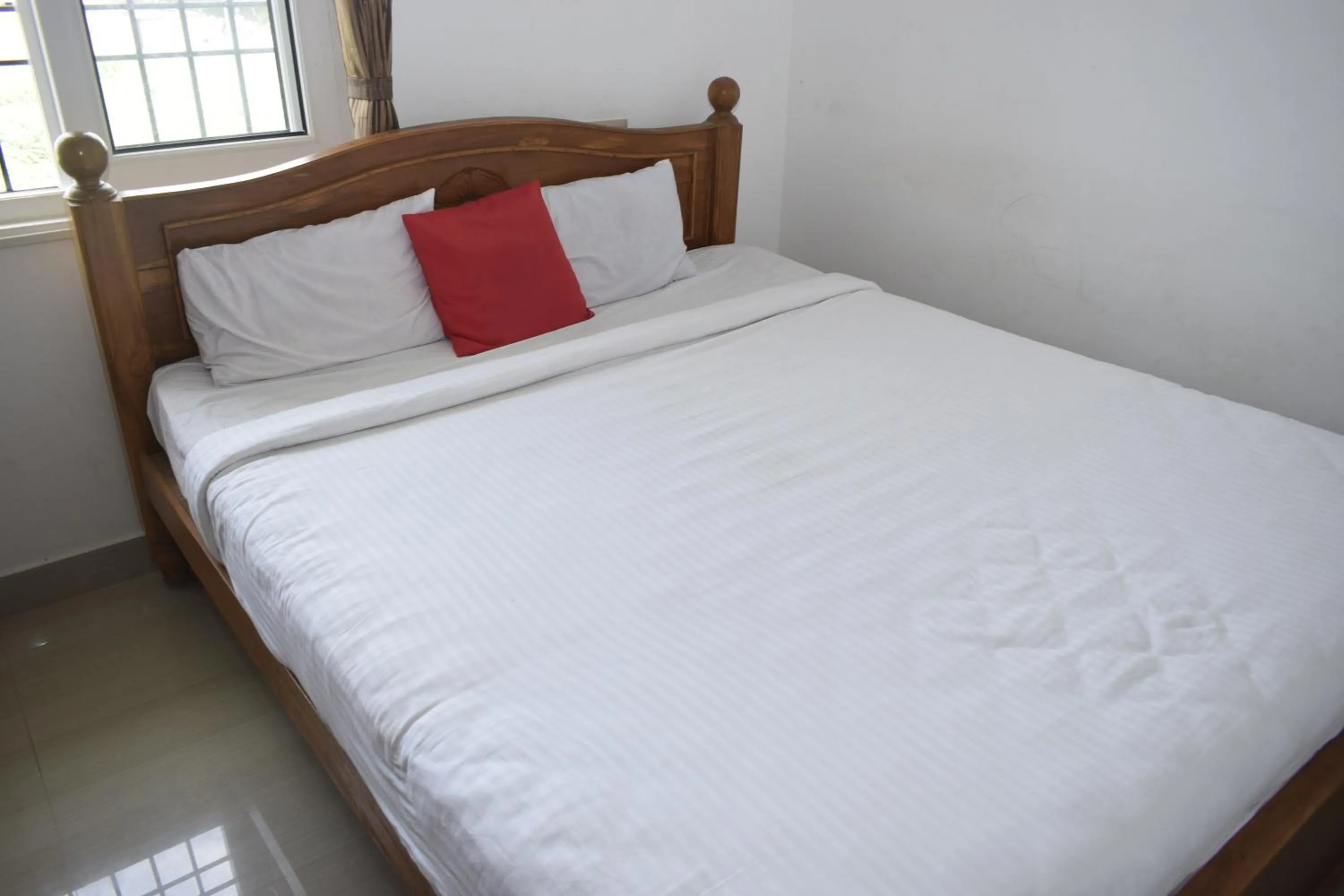 Bed in Haleemas Residency