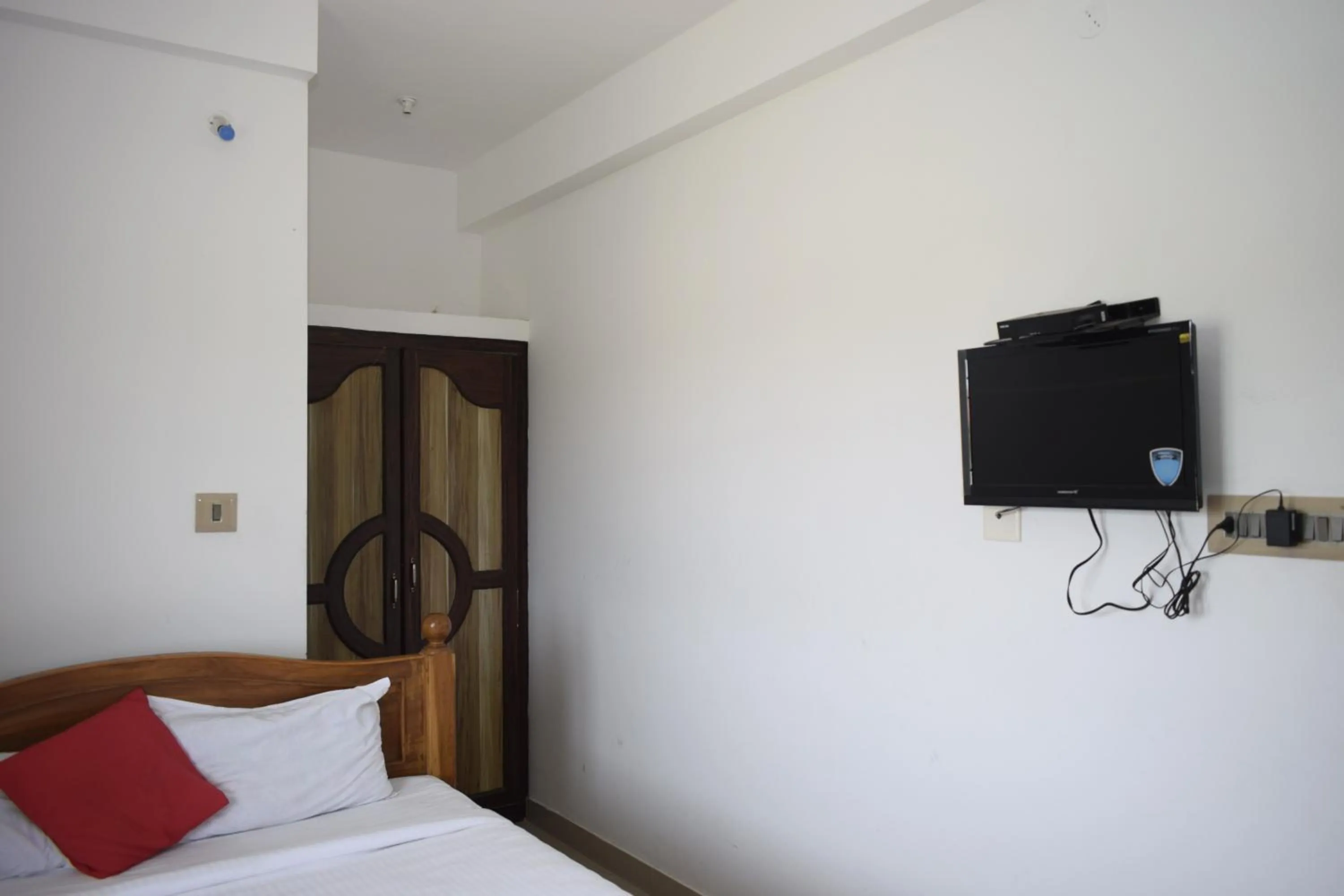 Bed in Haleemas Residency