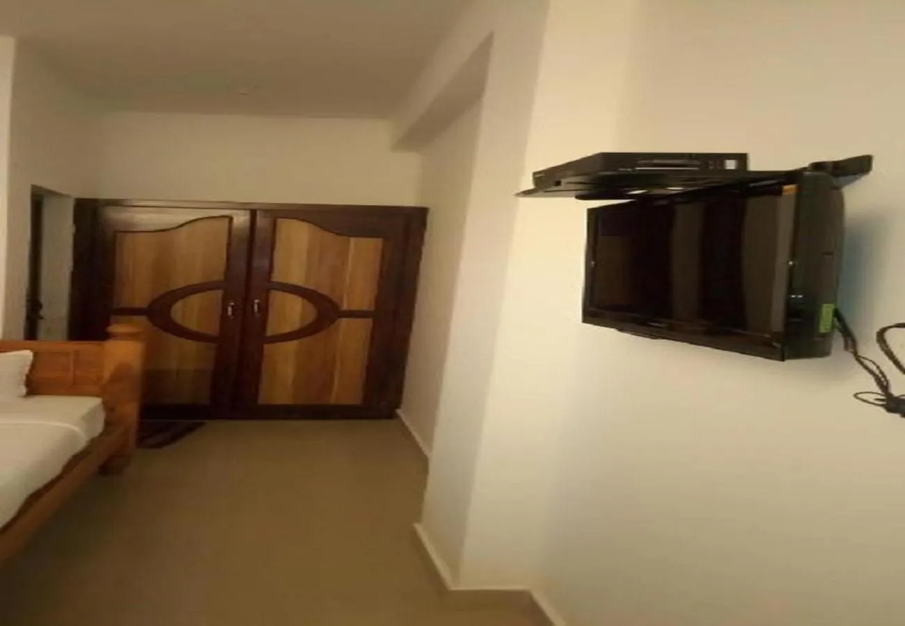 Bedroom in Haleemas Residency