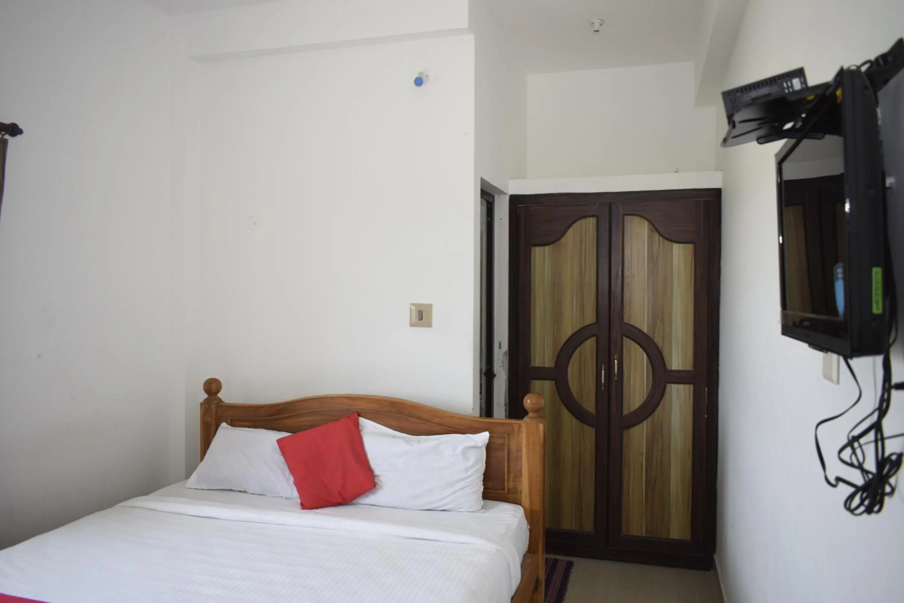 Communal lounge/ TV room in Haleemas Residency