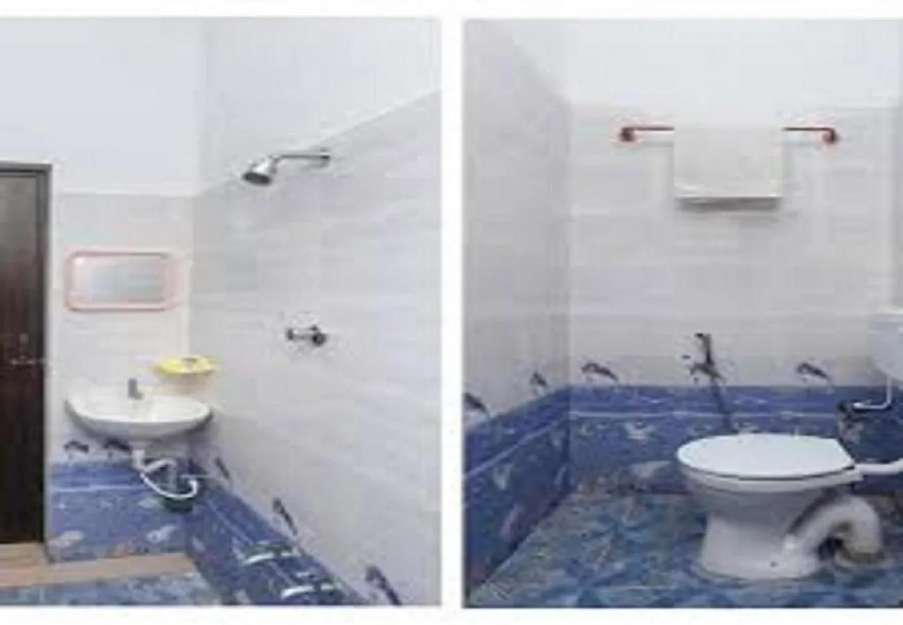 Bathroom in Haleemas Residency