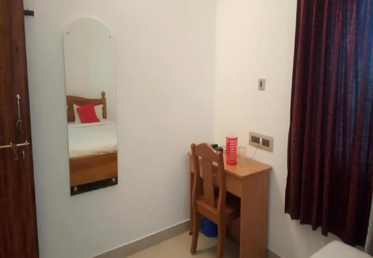 Bedroom in Haleemas Residency