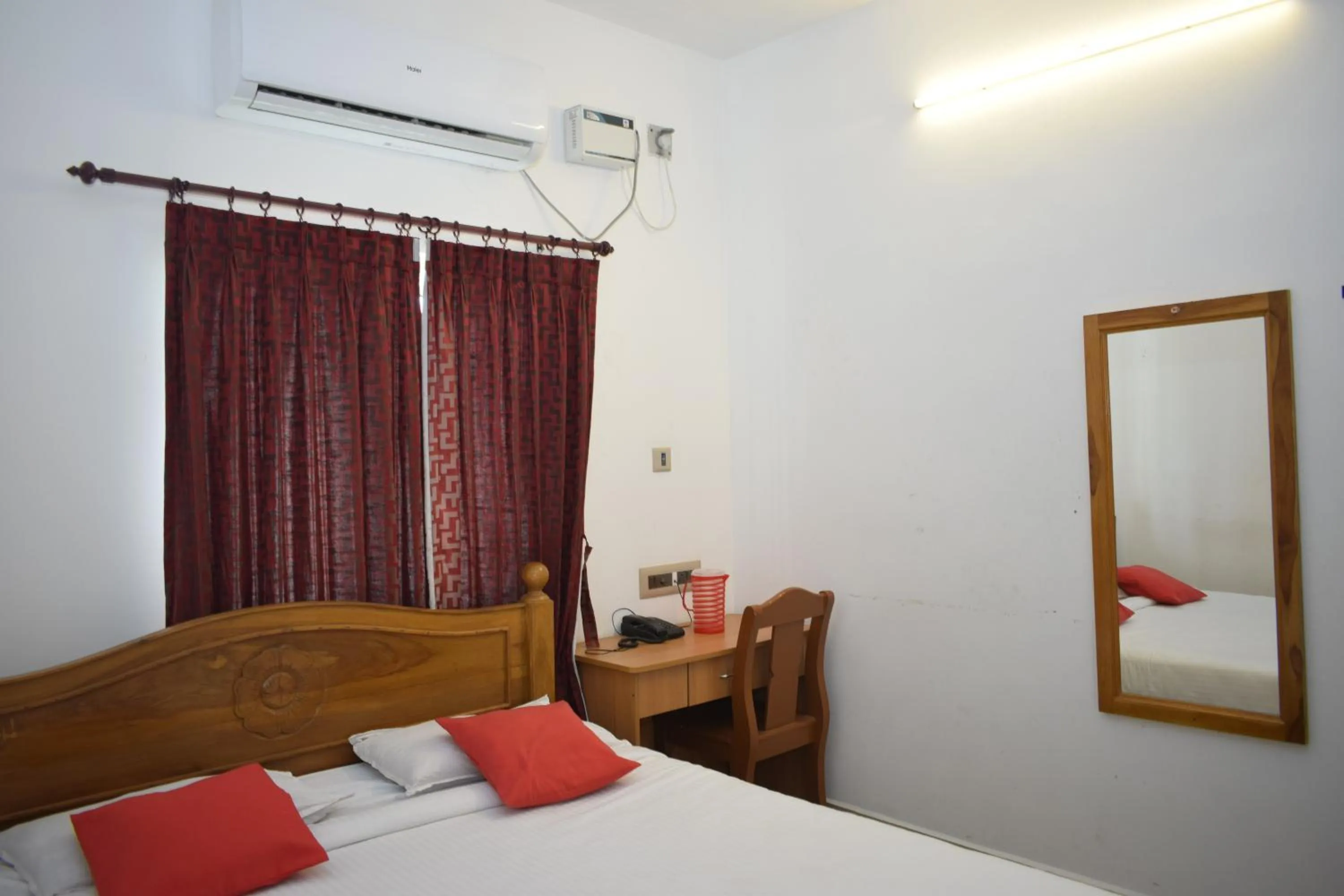 Bed in Haleemas Residency