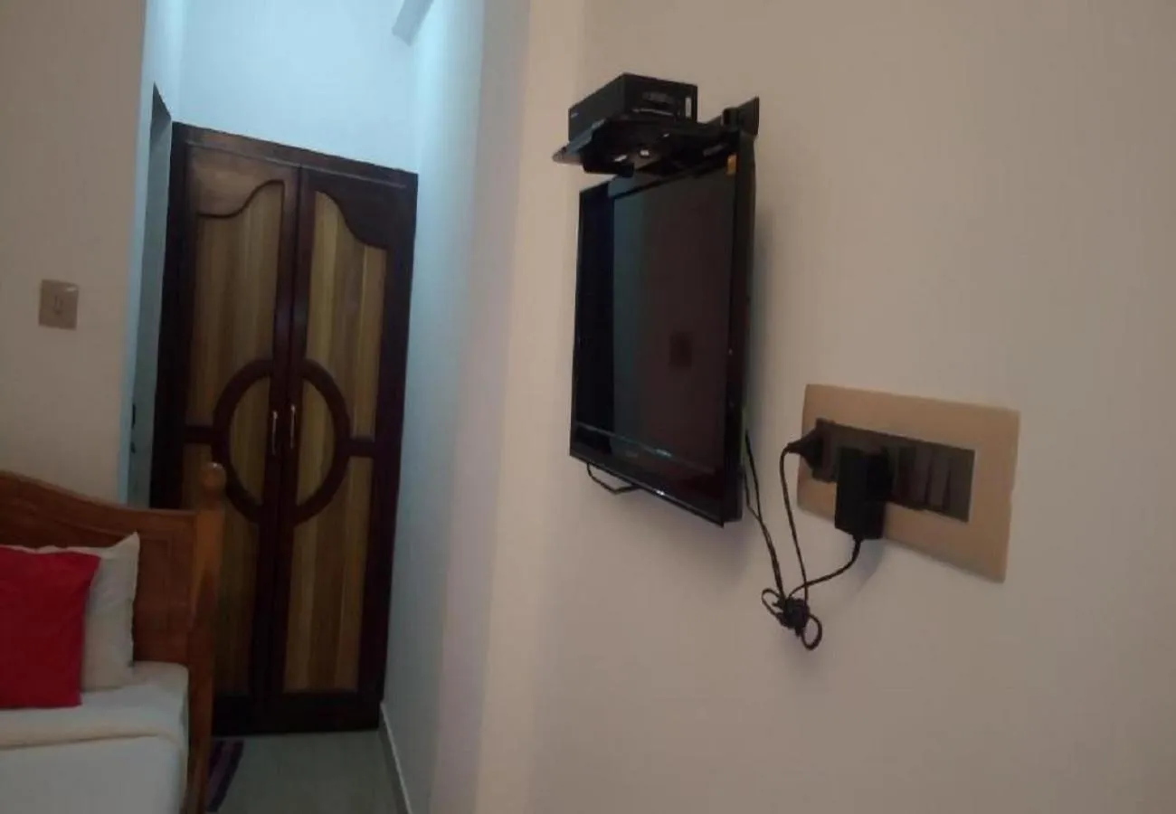 Bedroom in Haleemas Residency