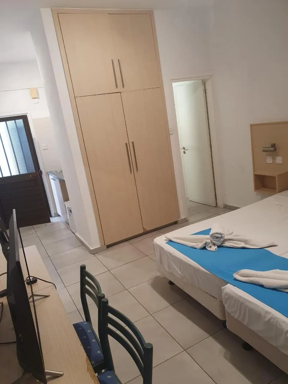 Bedroom, Bed in Sea CleoNapa Mandali