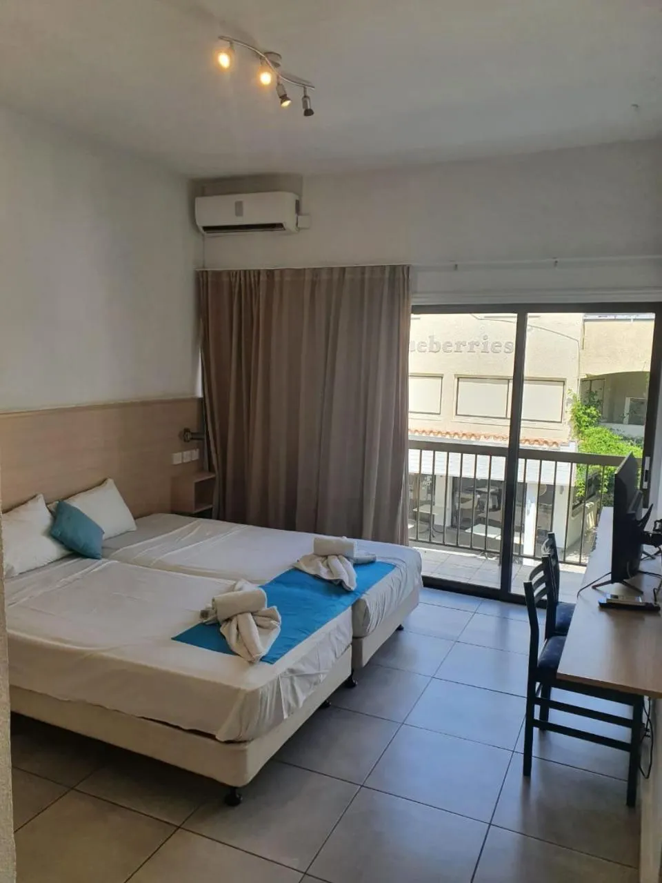 Photo of the whole room, Bed in Sea CleoNapa Mandali