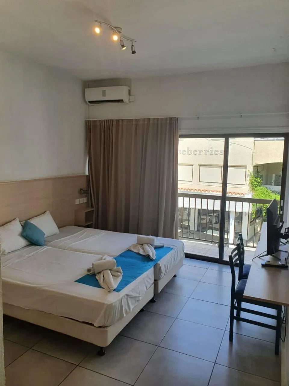 Bedroom, Bed in Sea CleoNapa Mandali