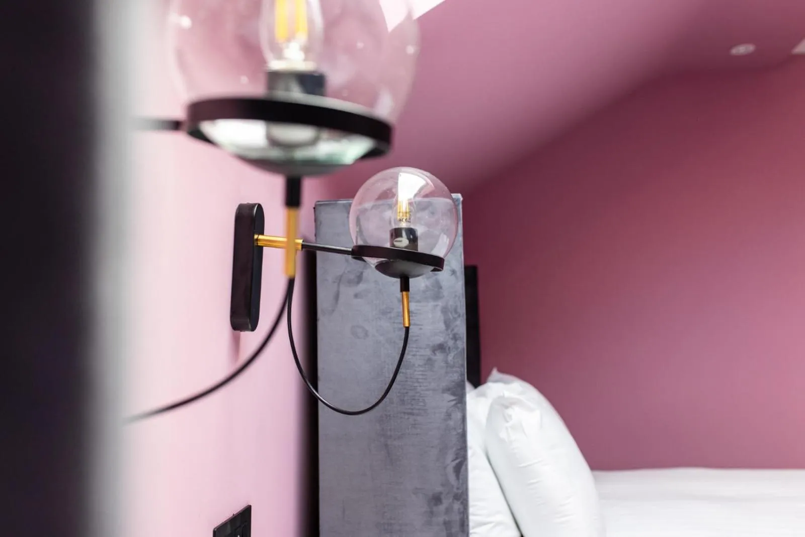 Bedroom, Bed in Hollywood Suite Sasco Apartments