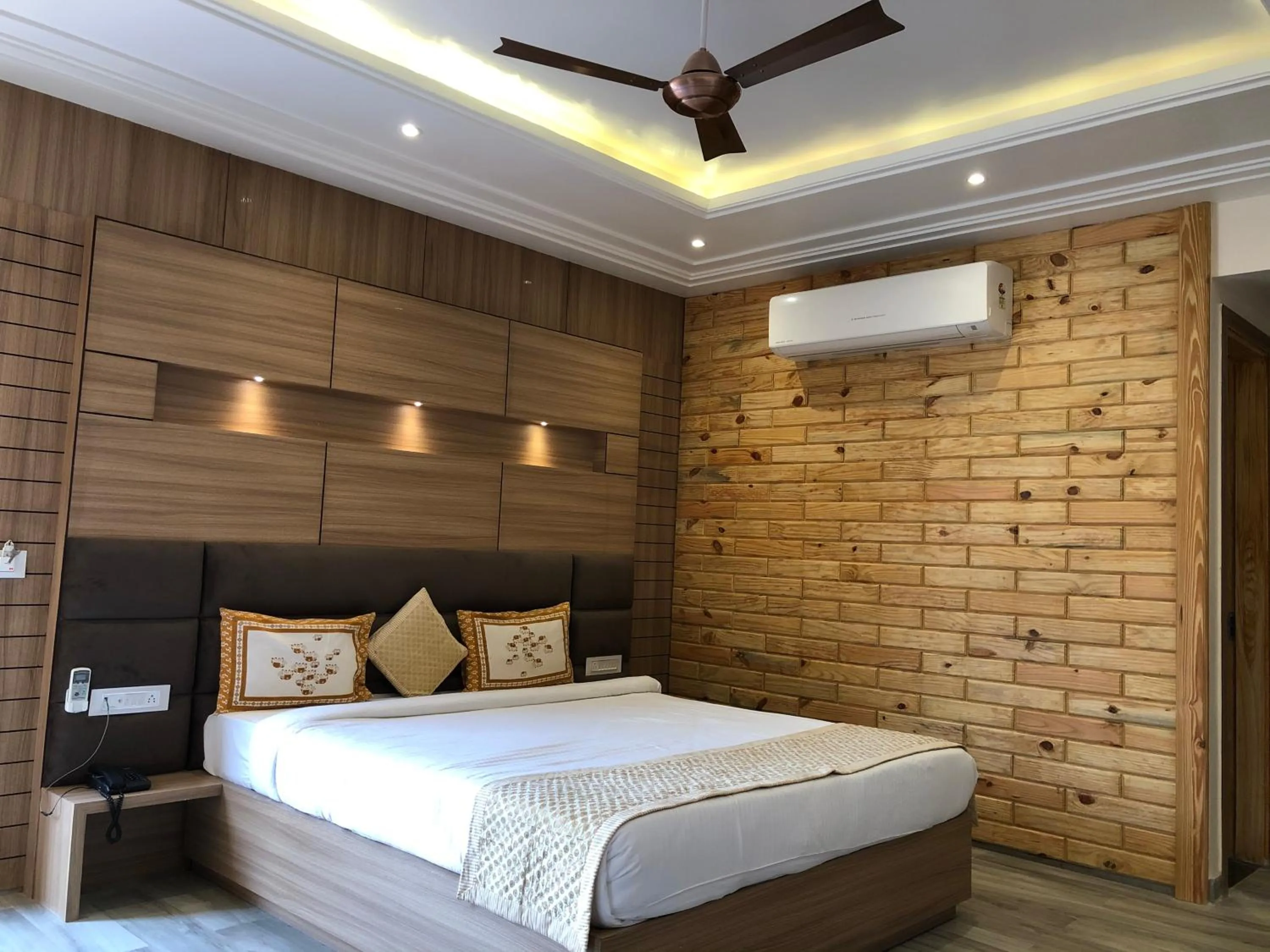 Bedroom in DESI THATH RESORT