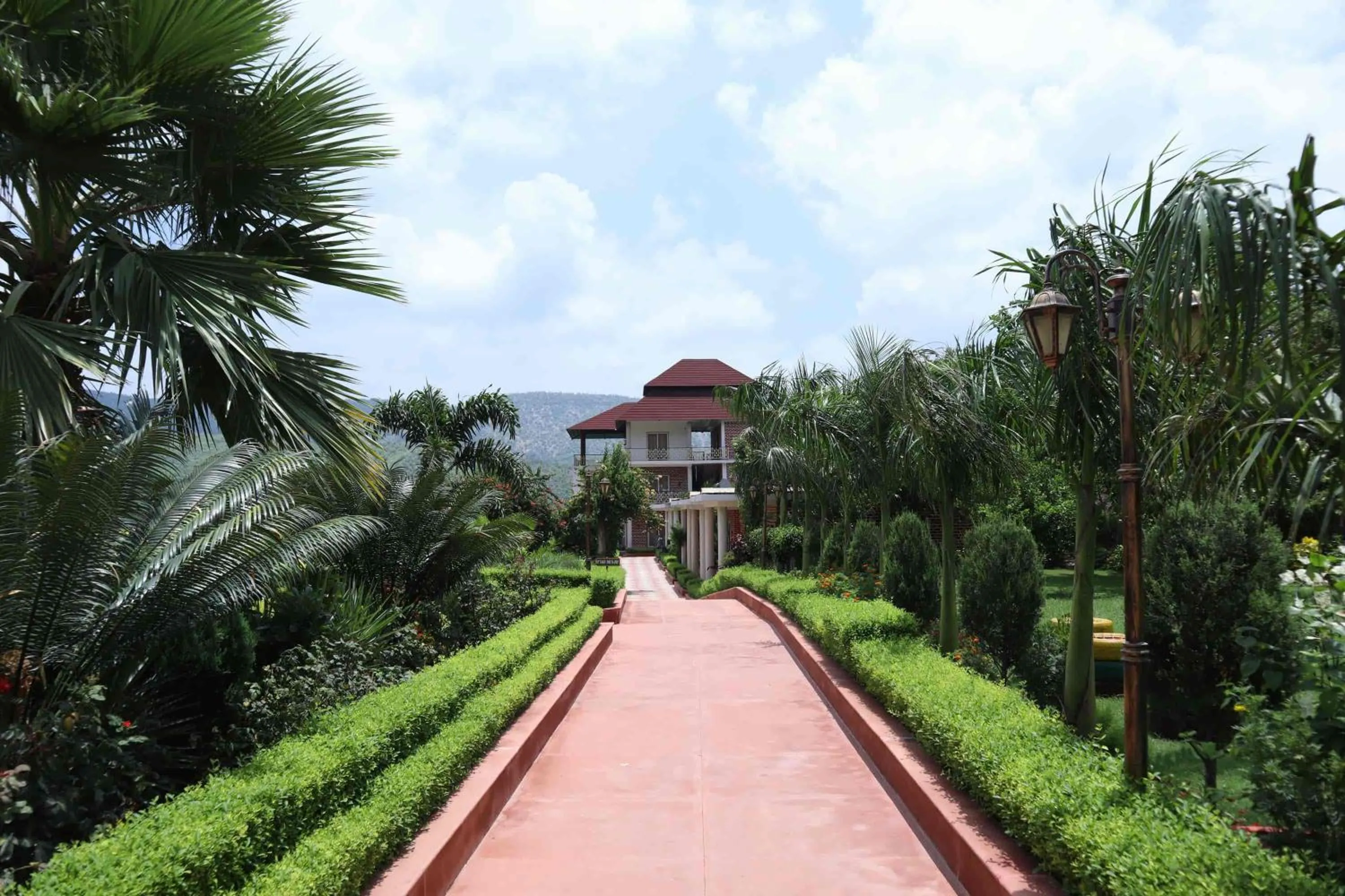 DESI THATH RESORT