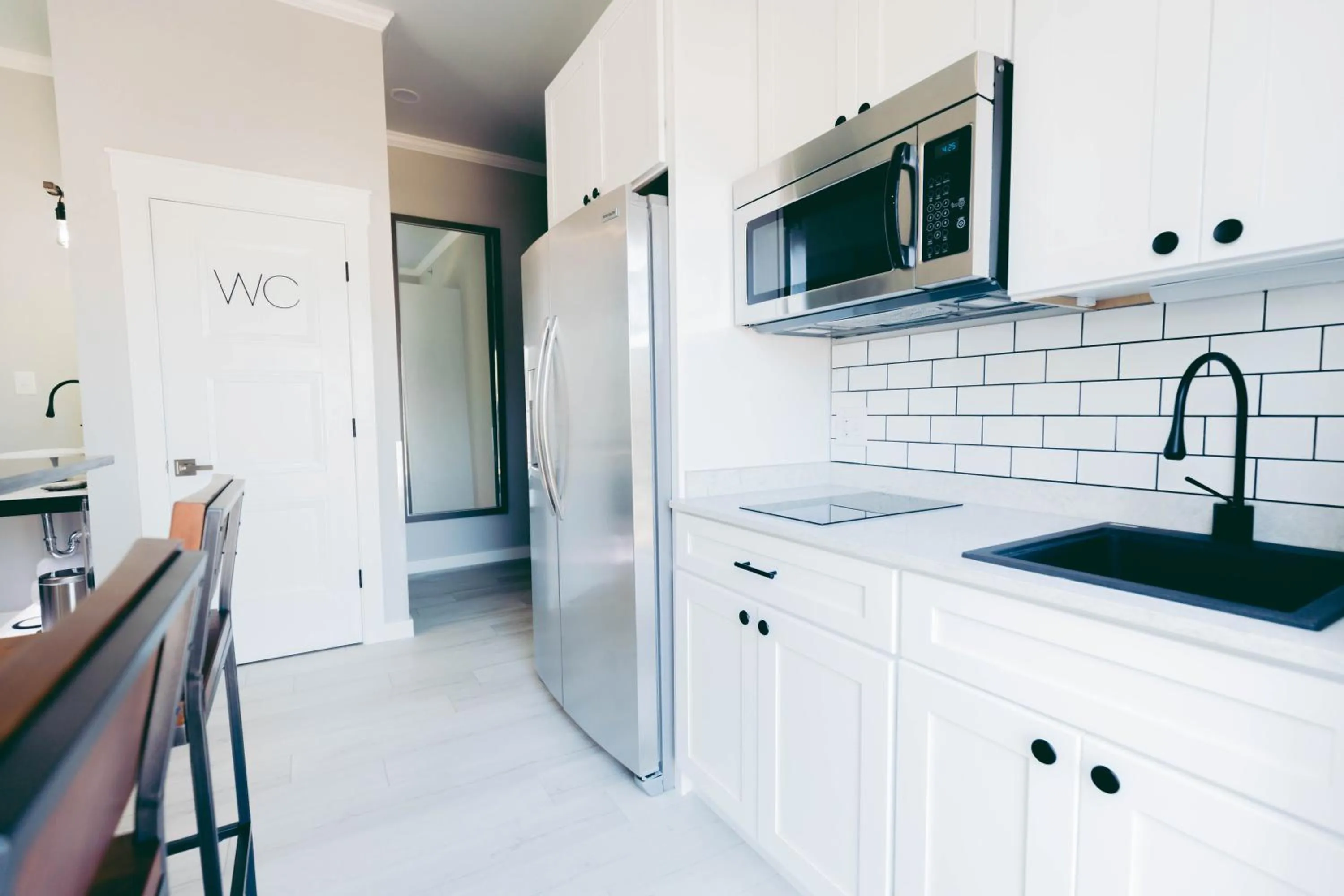 River Sirens Hotel-Contactless Check in Hotel