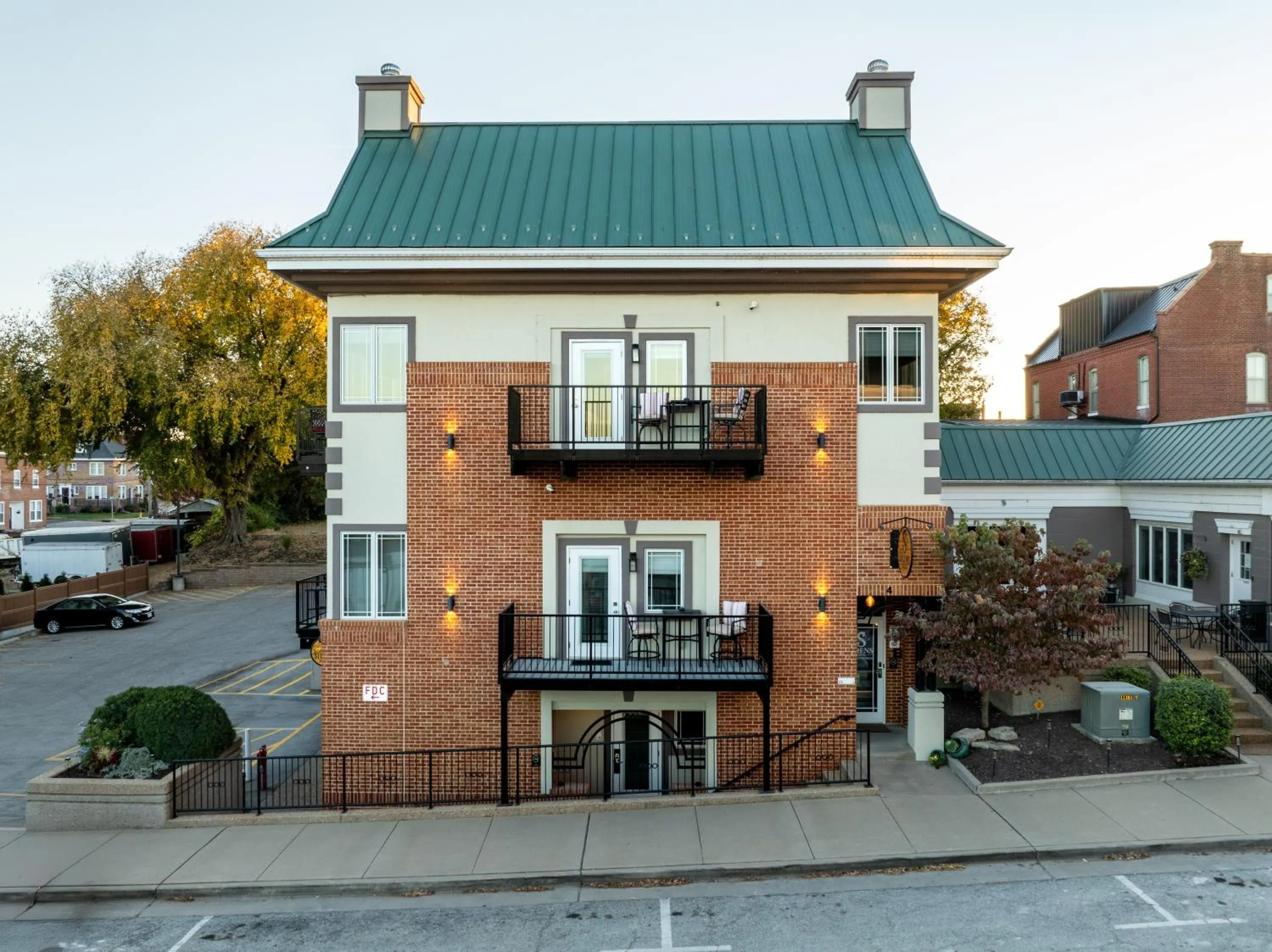 Property building in River Sirens Hotel-Contactless Check in Hotel