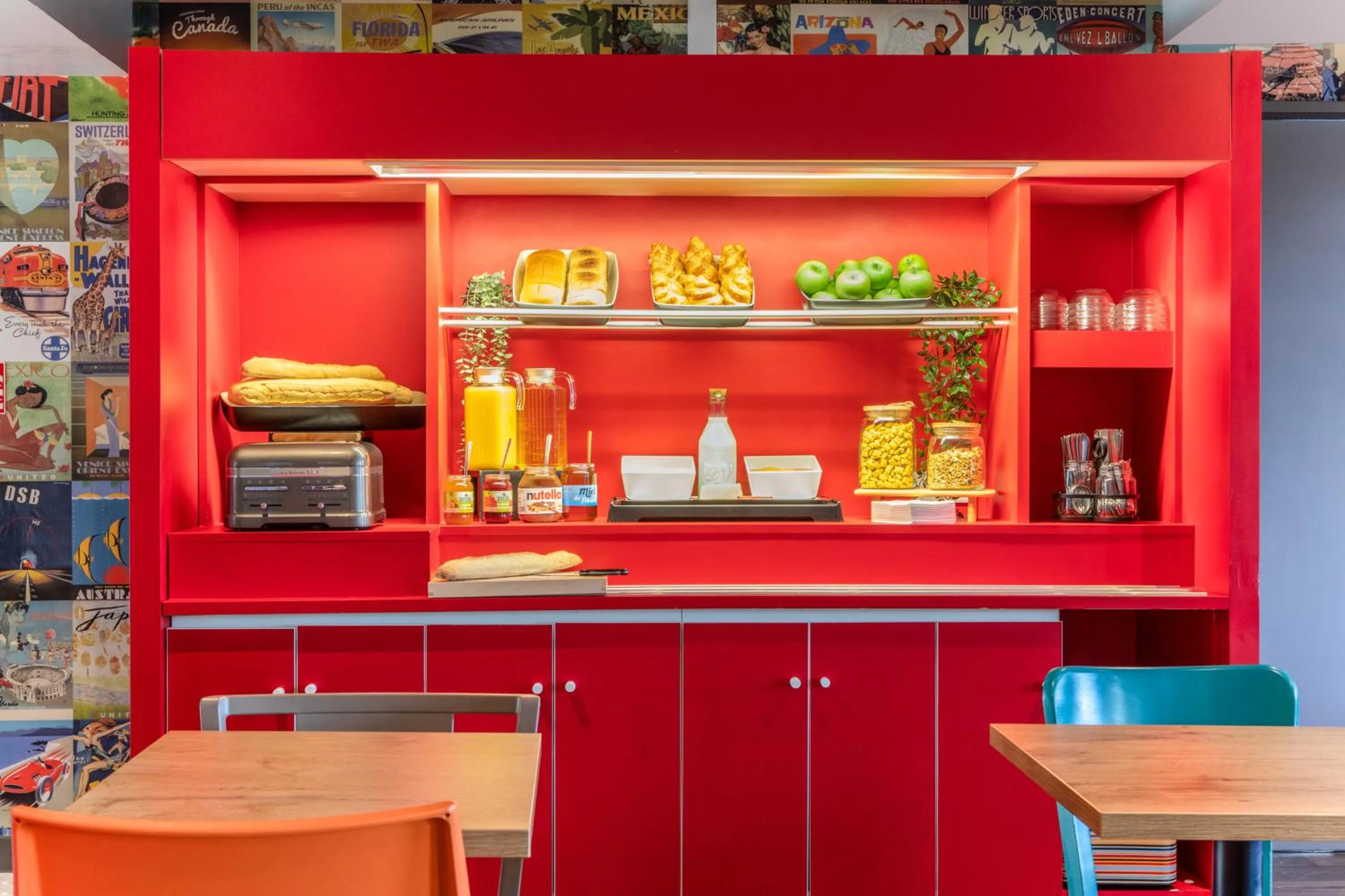 Buffet breakfast in hotelF1 Rungis Orly