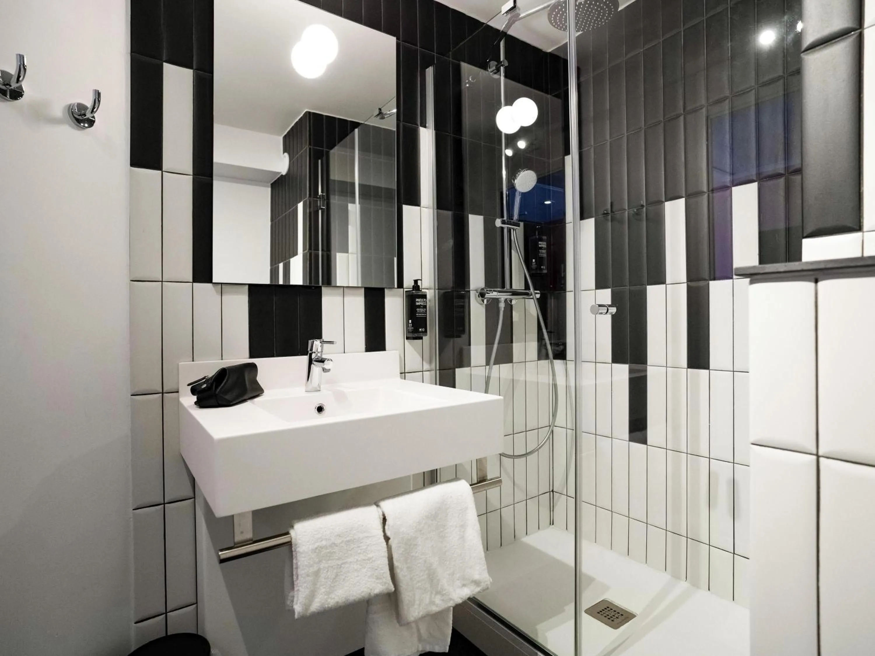 Bedroom in ibis Styles Paris Porte de Versailles - Mairie d'Issy