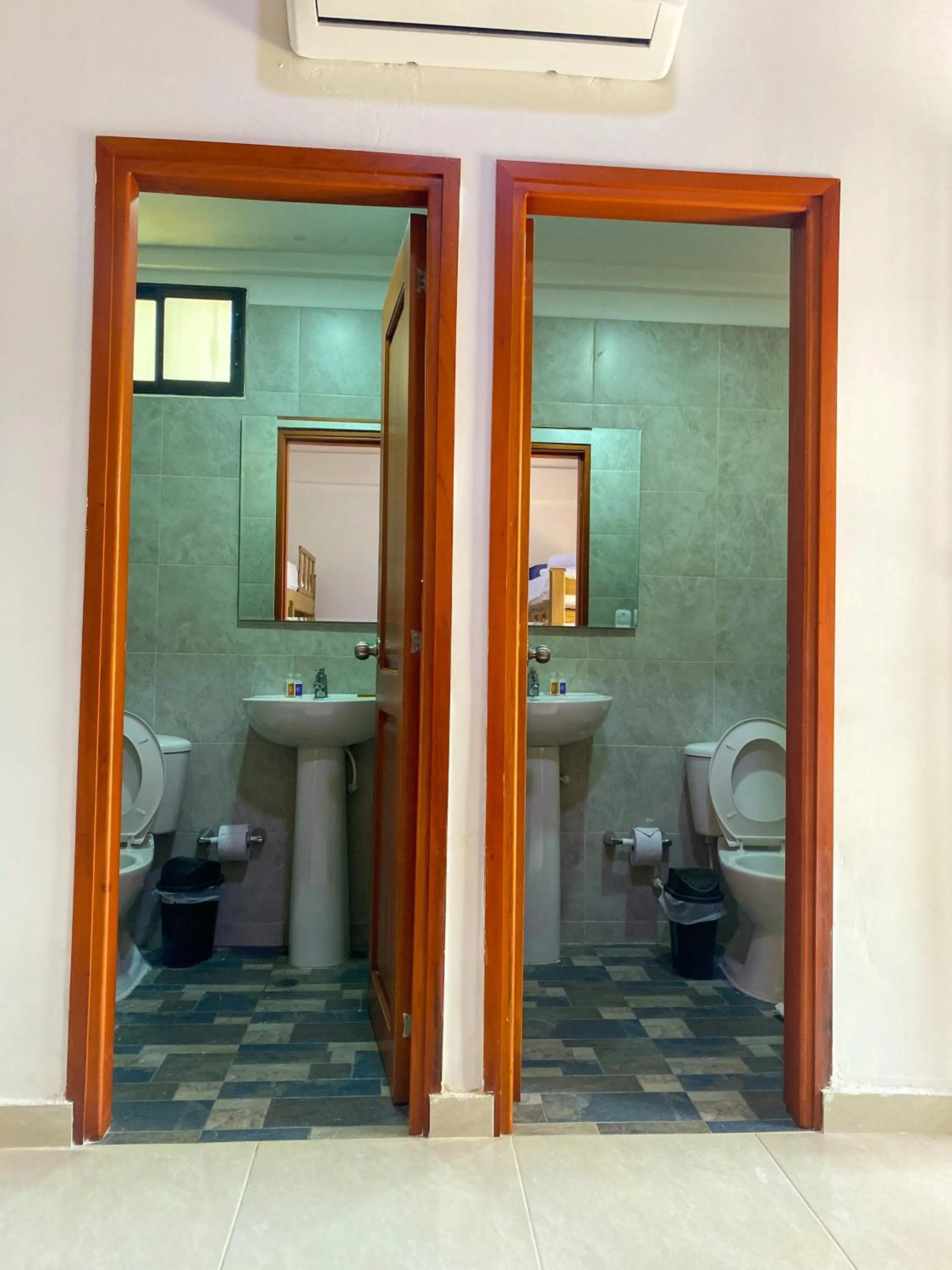 Toilet in Senderos del Mar - Tayrona