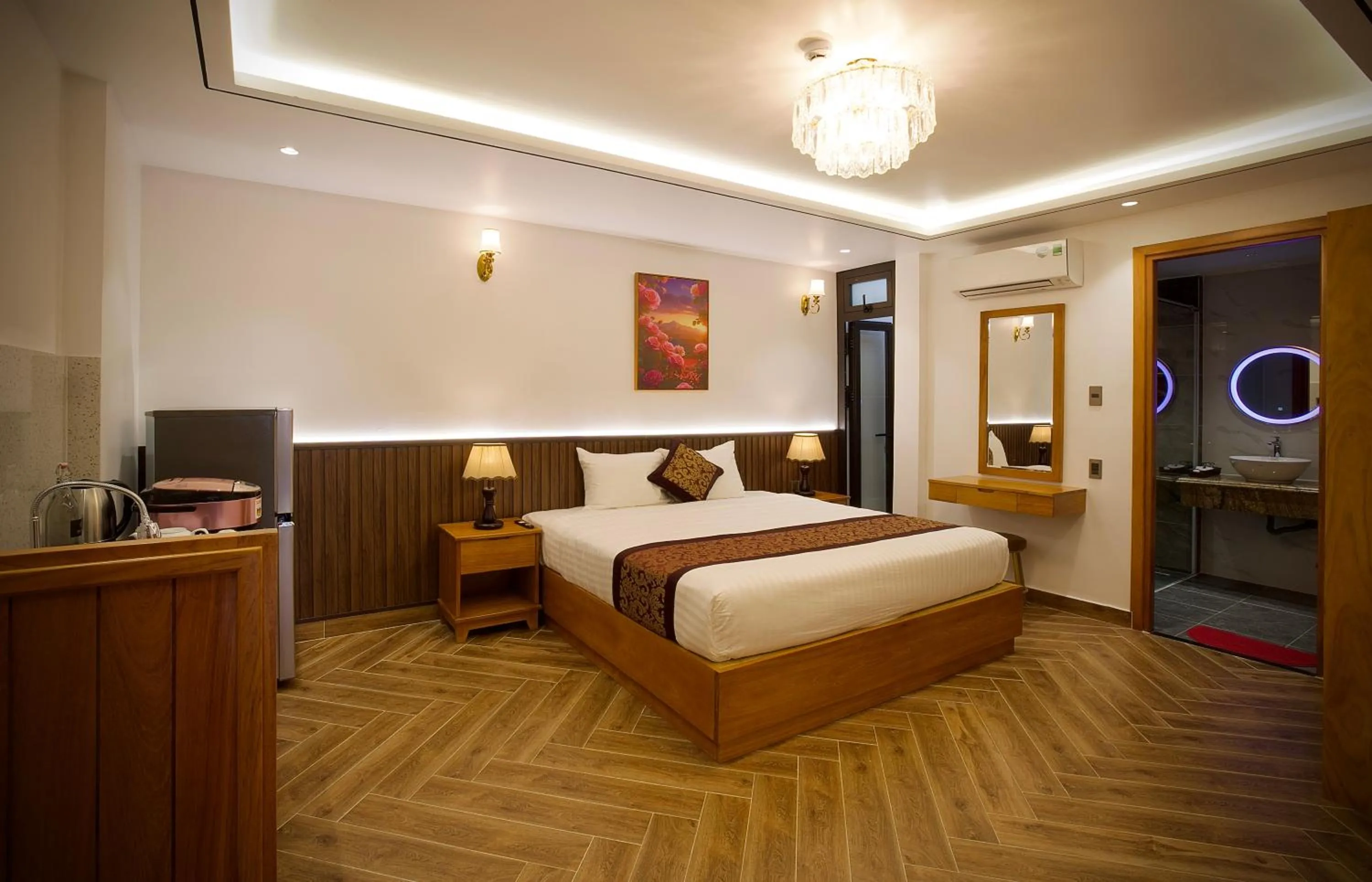 Bedroom, Bed in La Fleur Premium Central Apartment Hotel