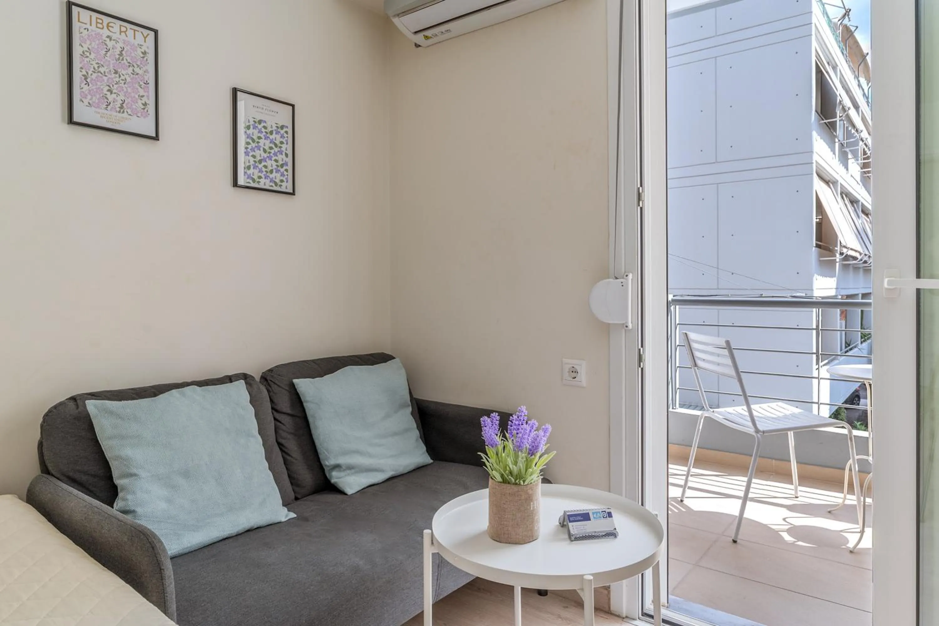 Seating area in Elvita Apartments 3