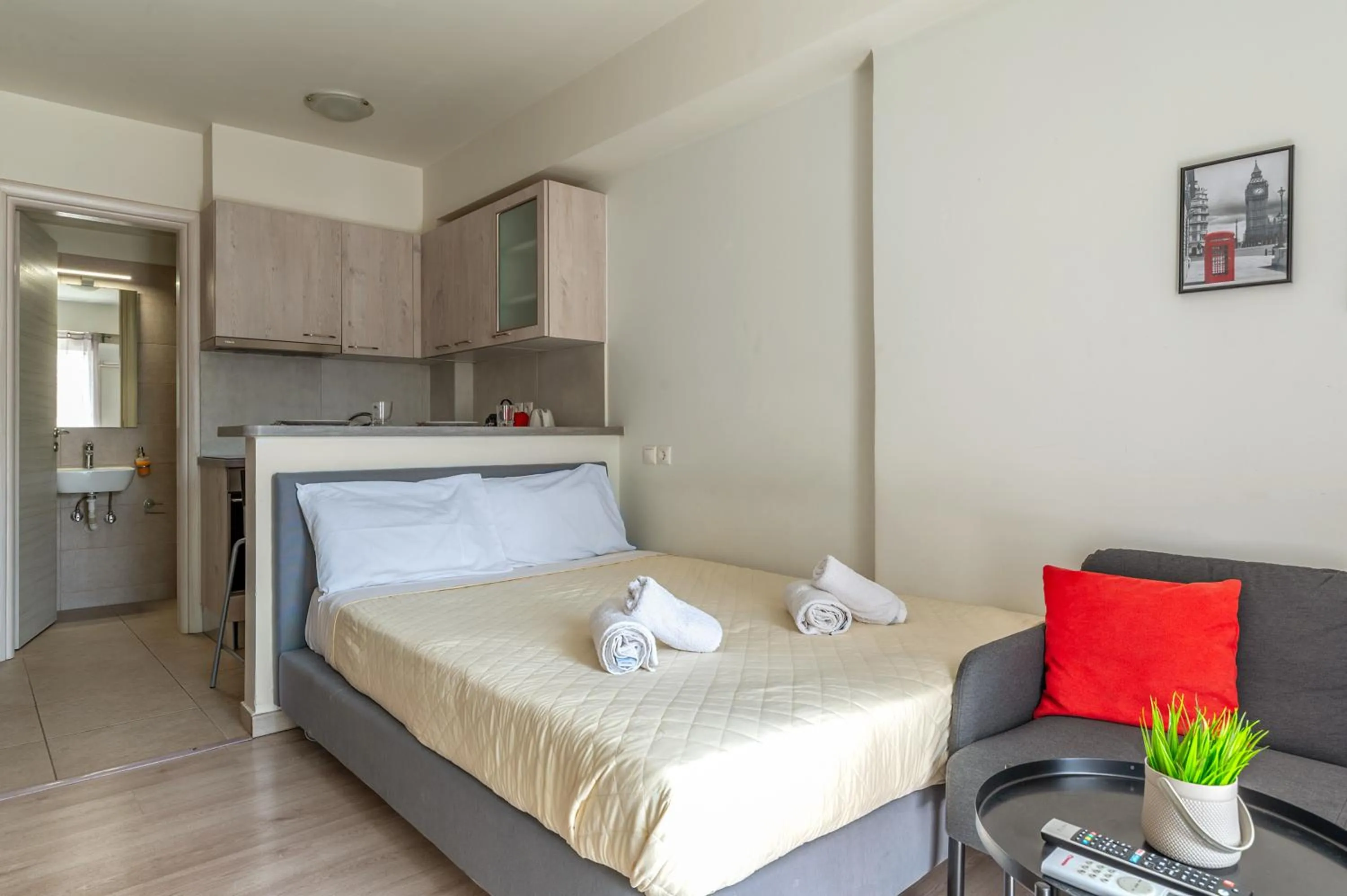 Photo of the whole room, Bed in Elvita Apartments 3