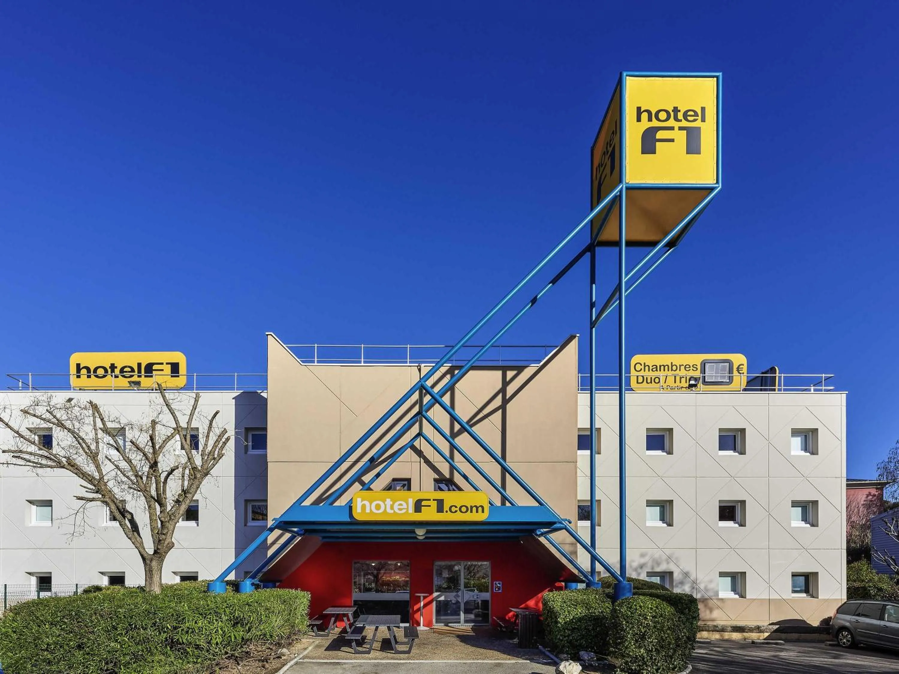 Property building in hotelF1 Lyon Saint Priest