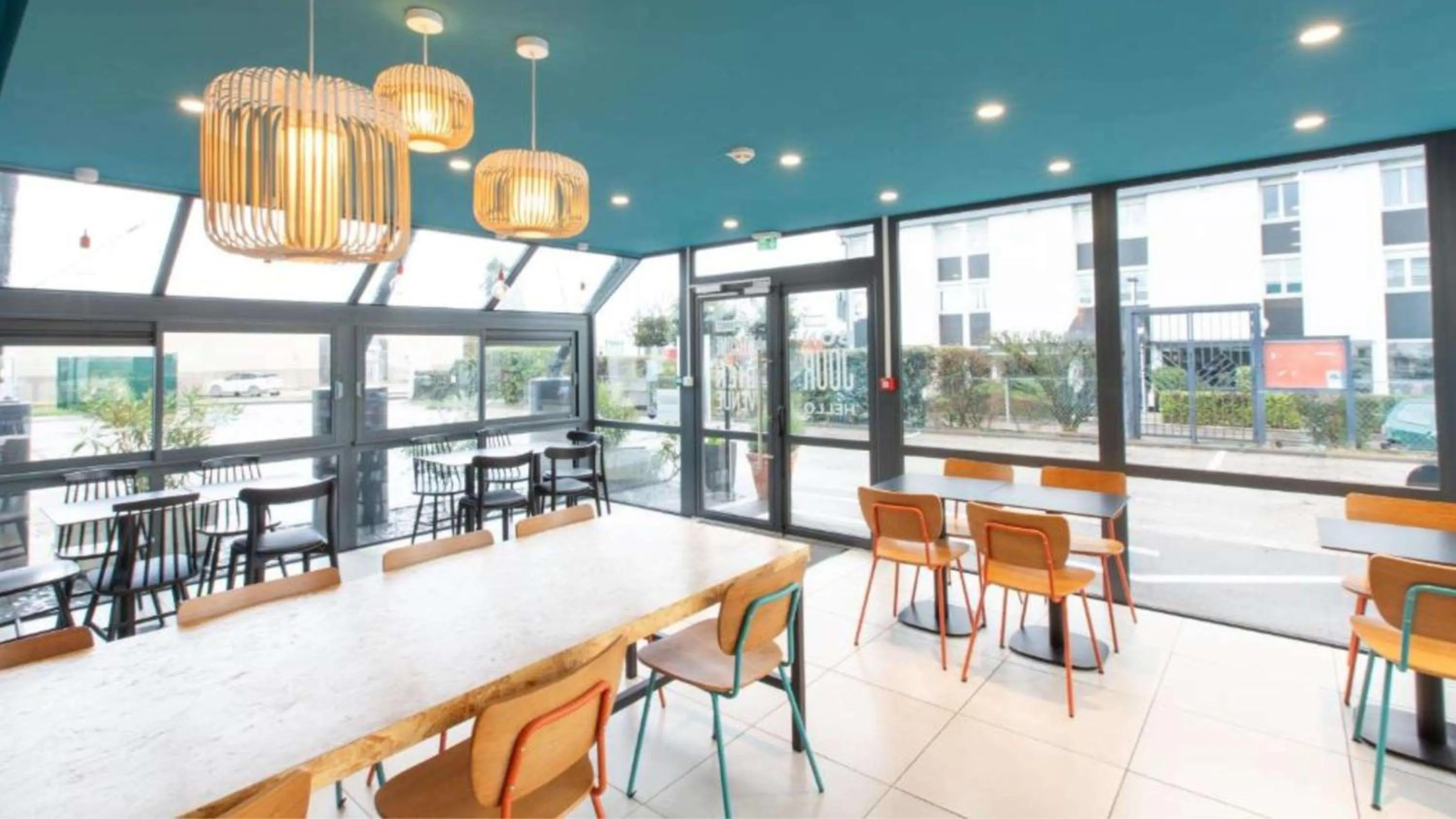 Restaurant/places to eat in Kyriad Direct Dijon Sud - Chenove