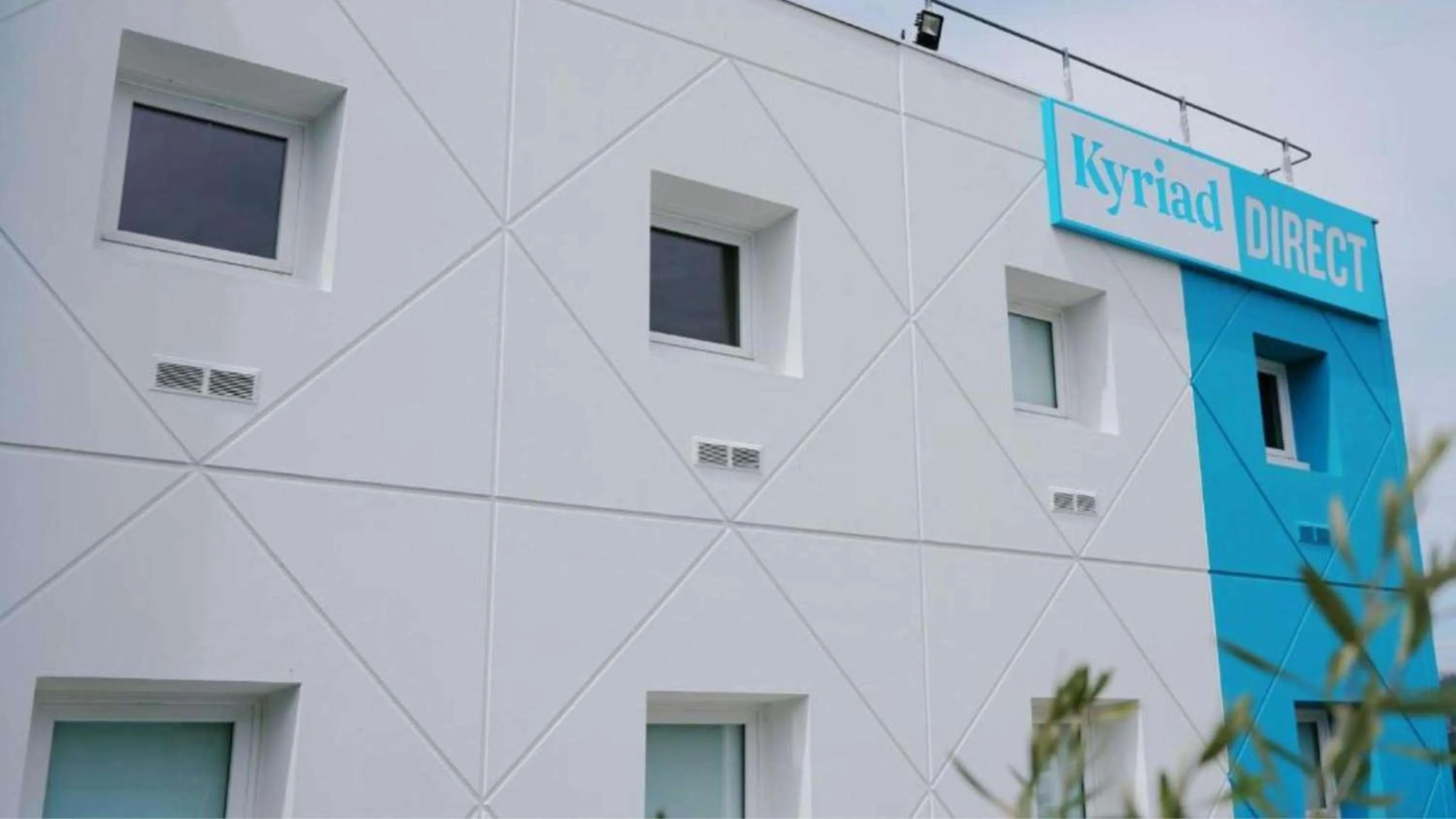 Property building in Kyriad Direct Dijon Sud - Chenove