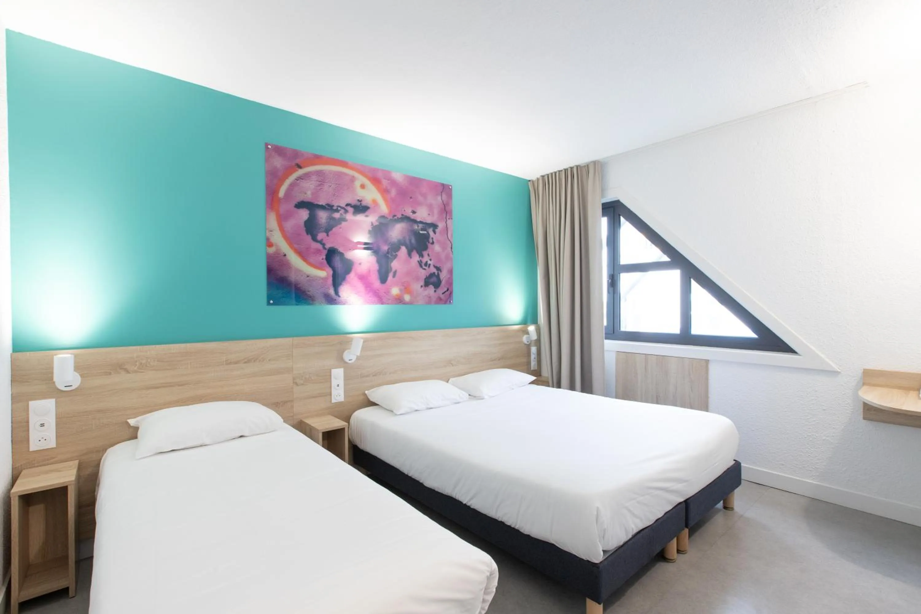 Bedroom, Bed in Kyriad Direct Dijon Sud - Chenove