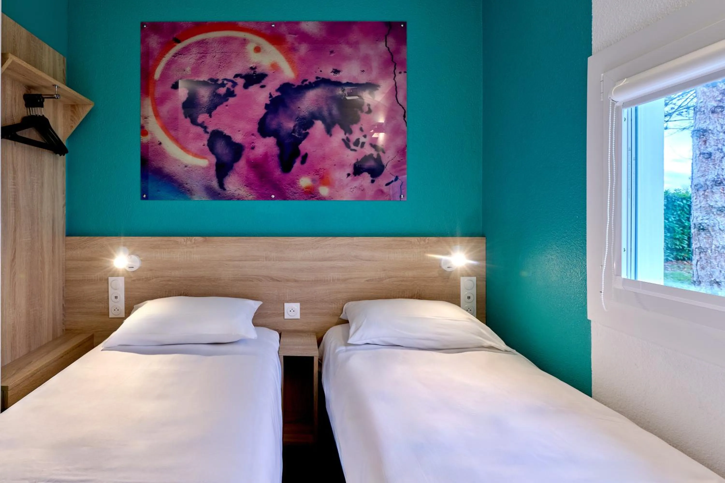 Bedroom, Bed in Kyriad Direct Dijon Sud - Chenove