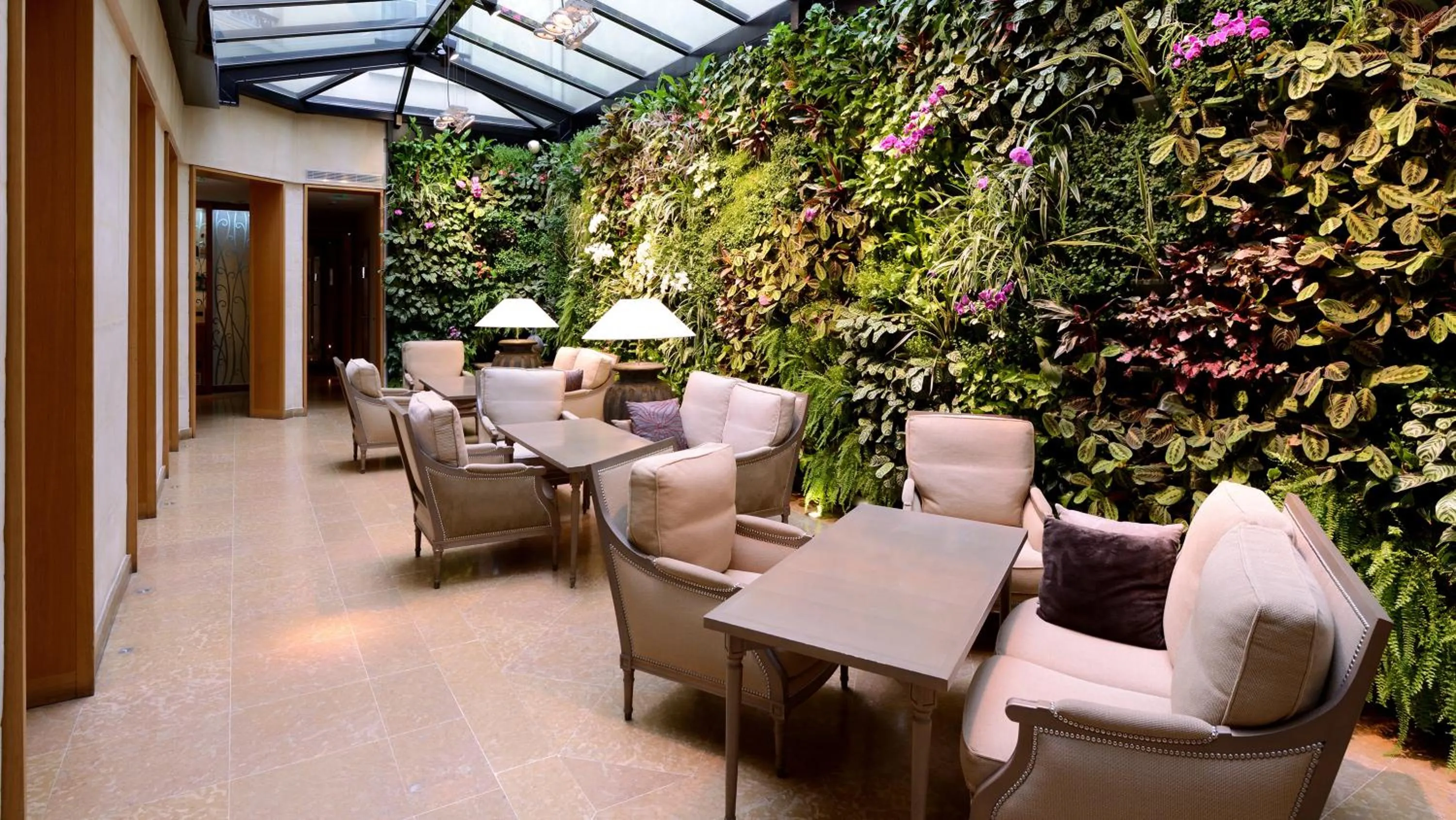 Living room in Hotel Pas De Calais