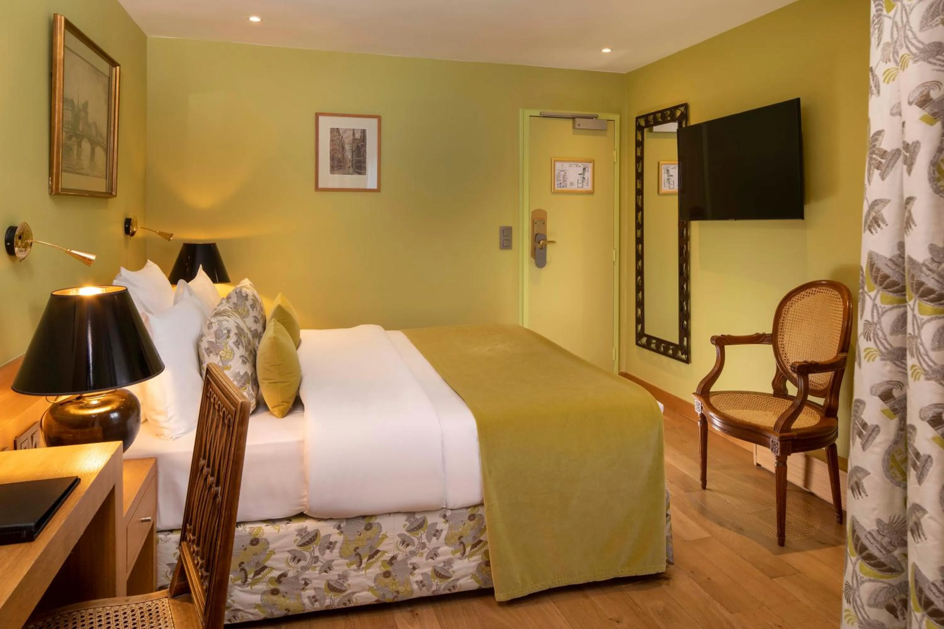 Bed in Hotel Pas De Calais