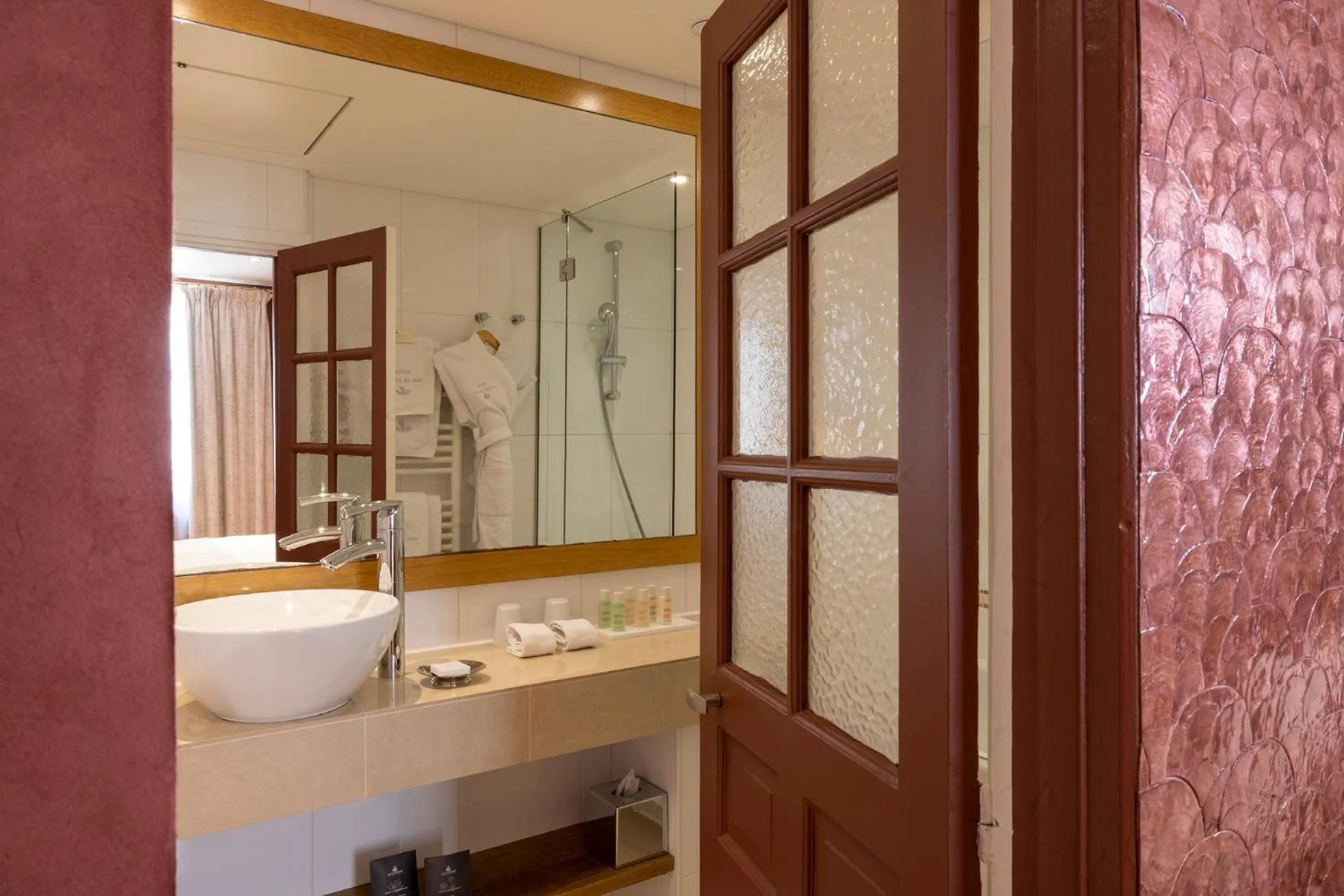 Bathroom in Hotel Pas De Calais