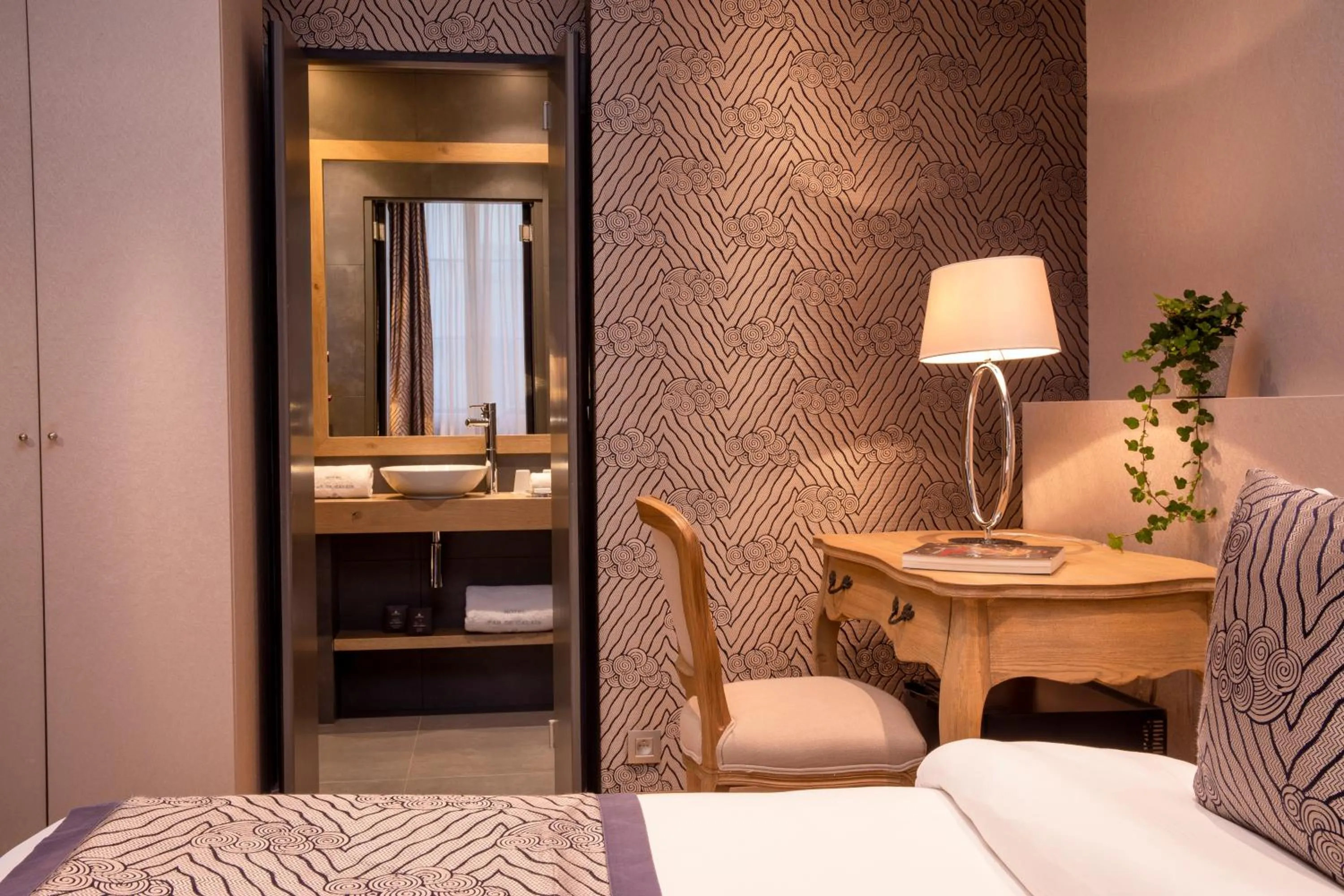 Bed in Hotel Pas De Calais