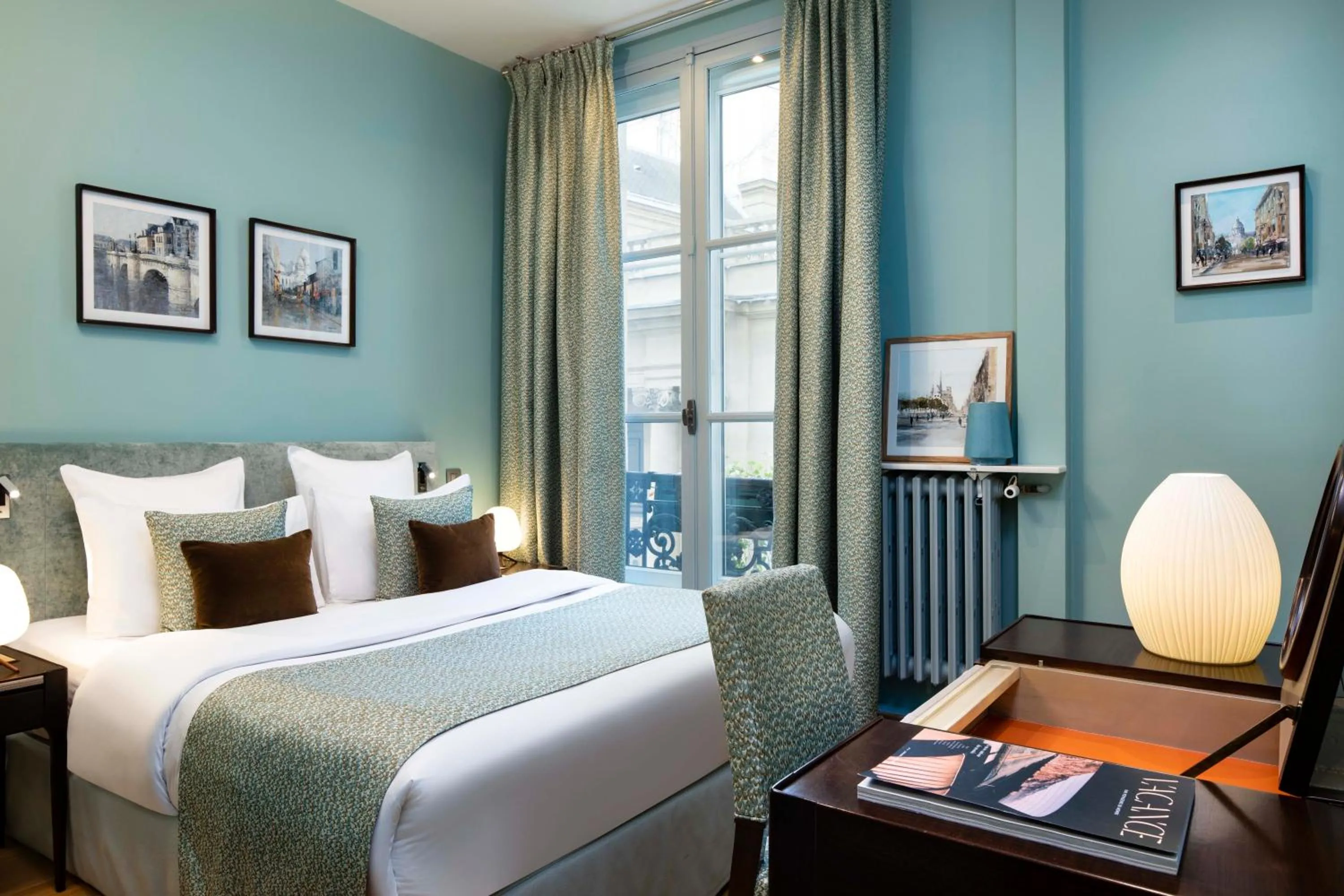 Bed in Hotel Pas De Calais