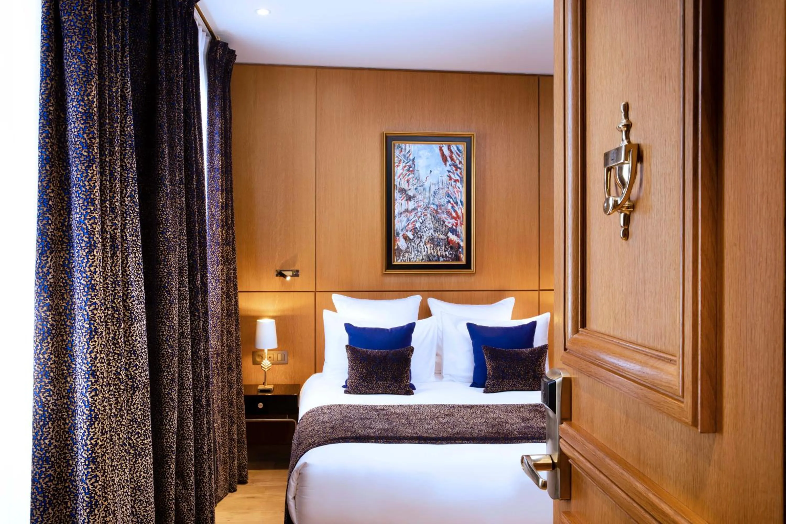 Bed in Hotel Pas De Calais