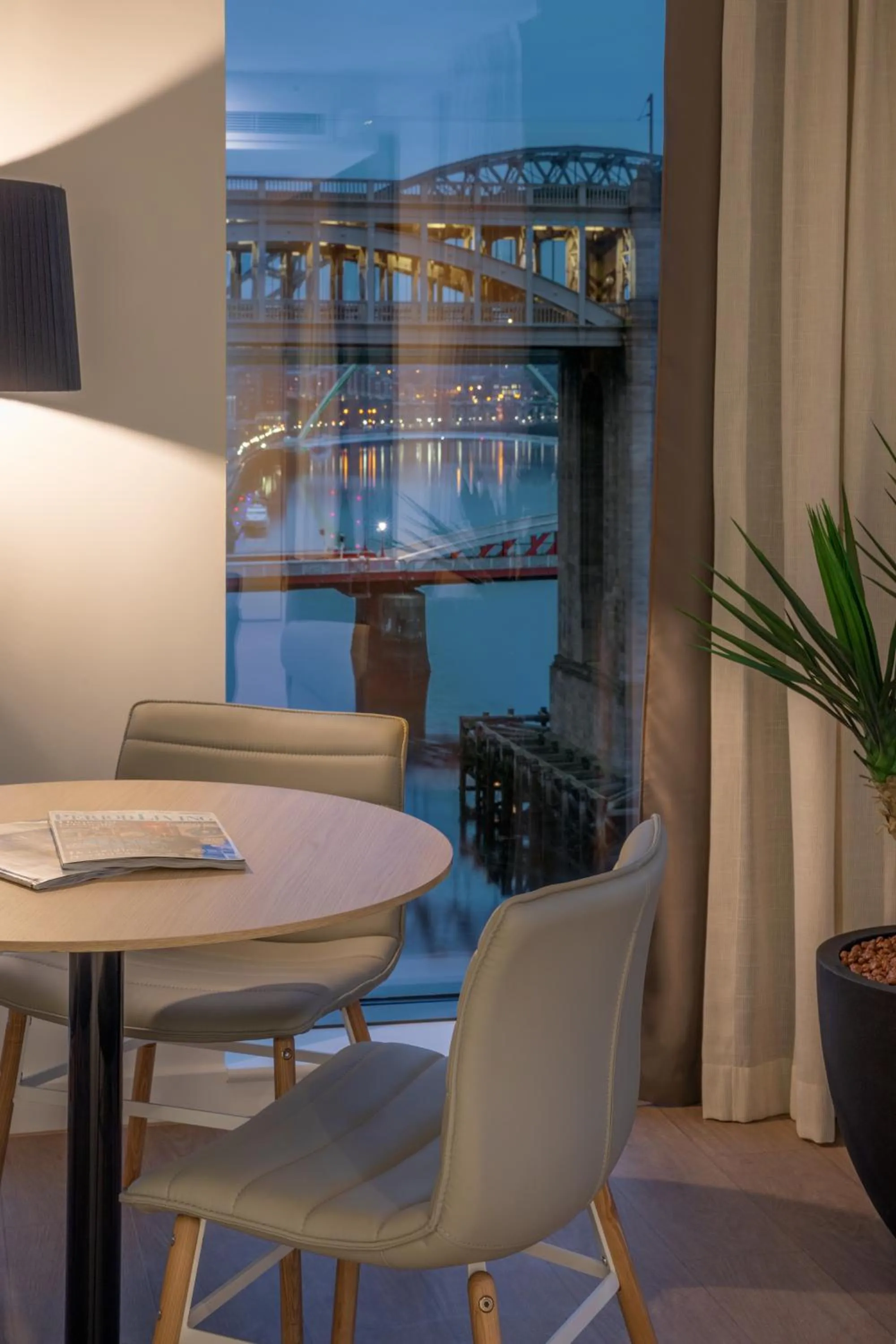 Dining area in INNSiDE by Meliá Newcastle