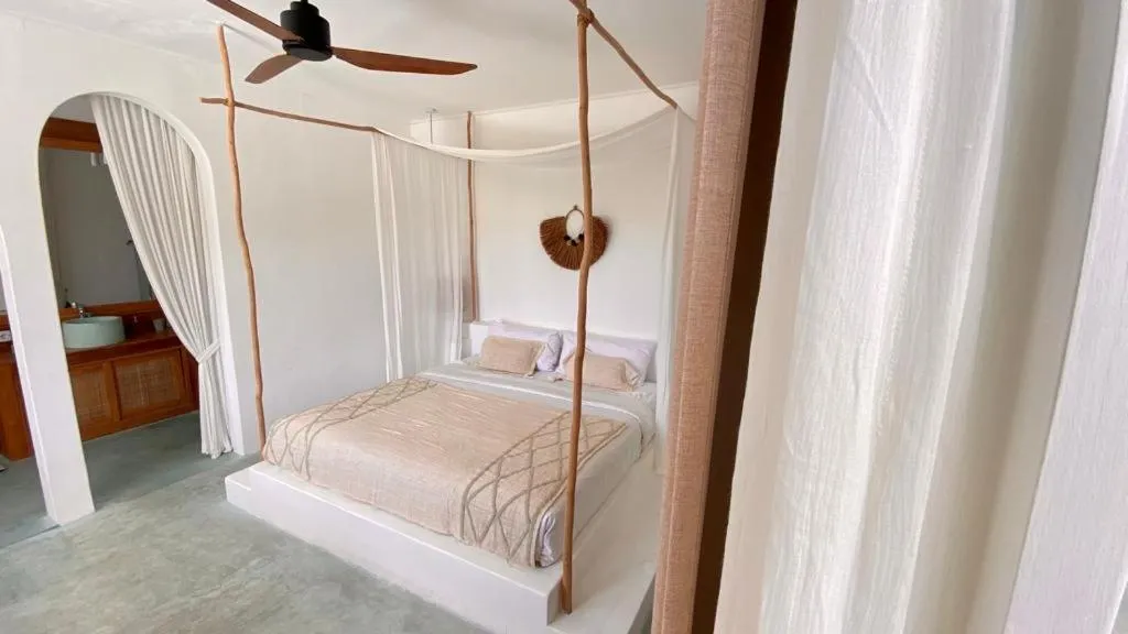 Photo of the whole room, Bed in Canggu Boutique Art Hotel