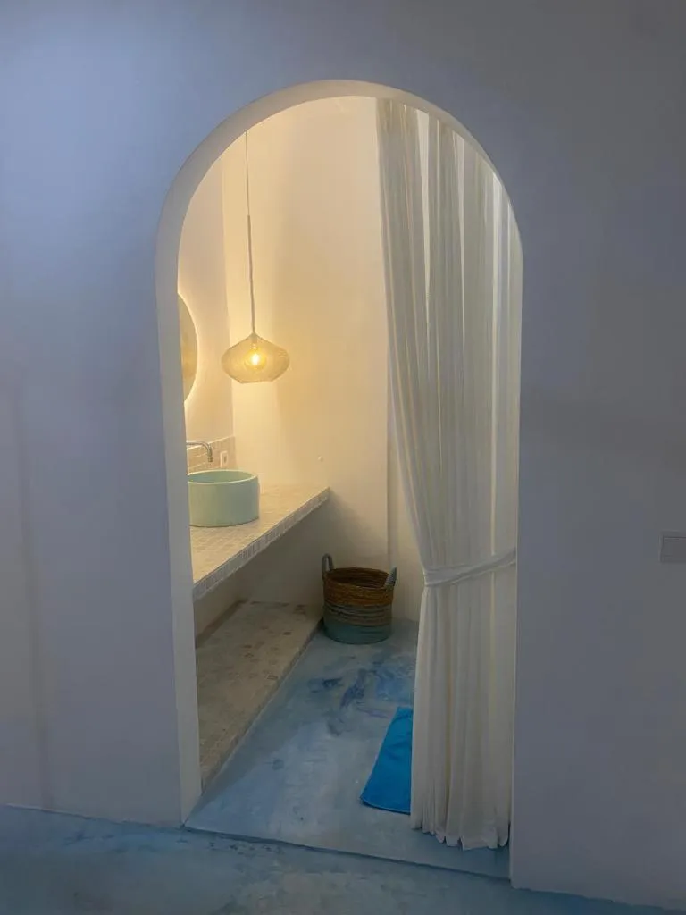 Bathroom, Bed in Canggu Boutique Art Hotel