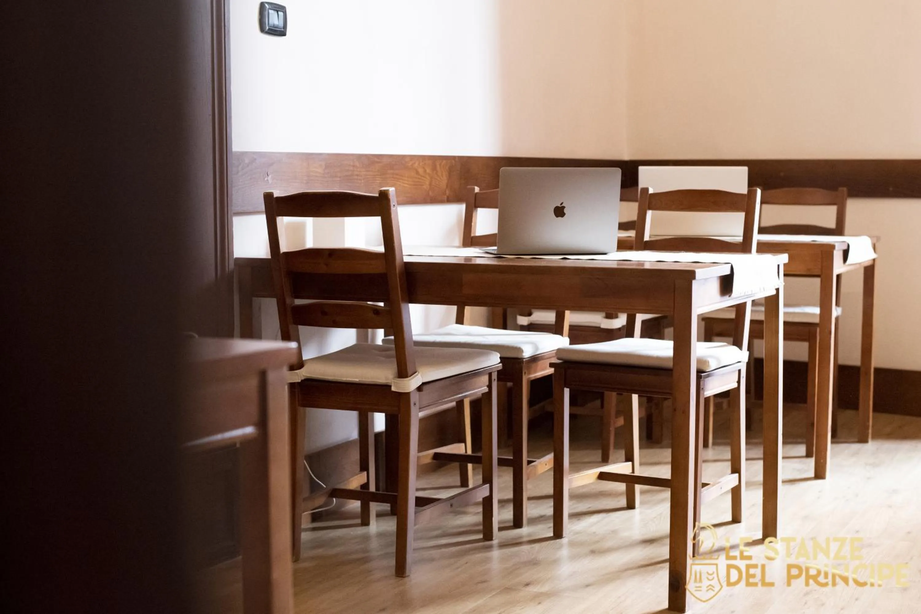 Communal lounge/ TV room in Le Stanze del Principe
