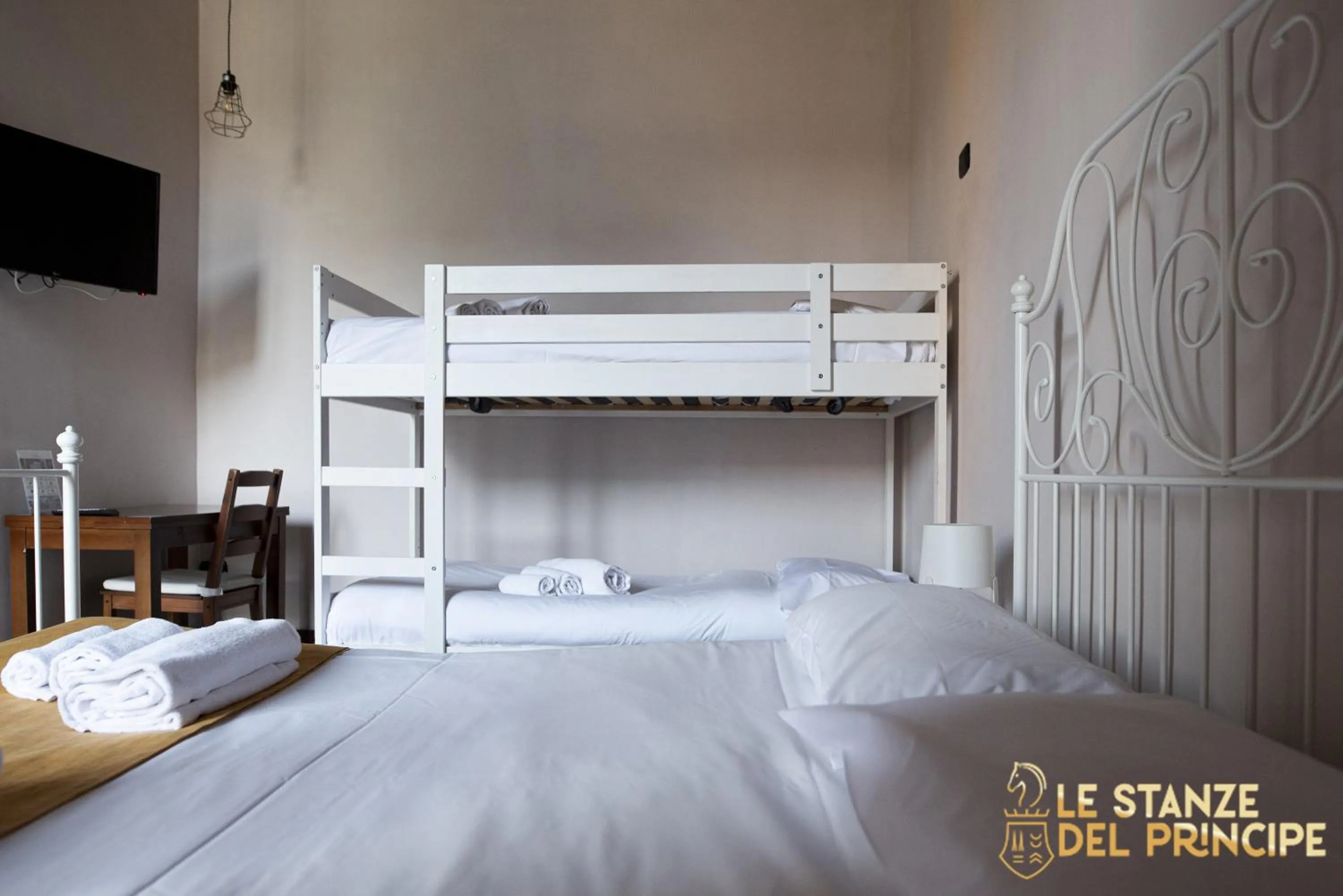 Photo of the whole room, Bed in Le Stanze del Principe