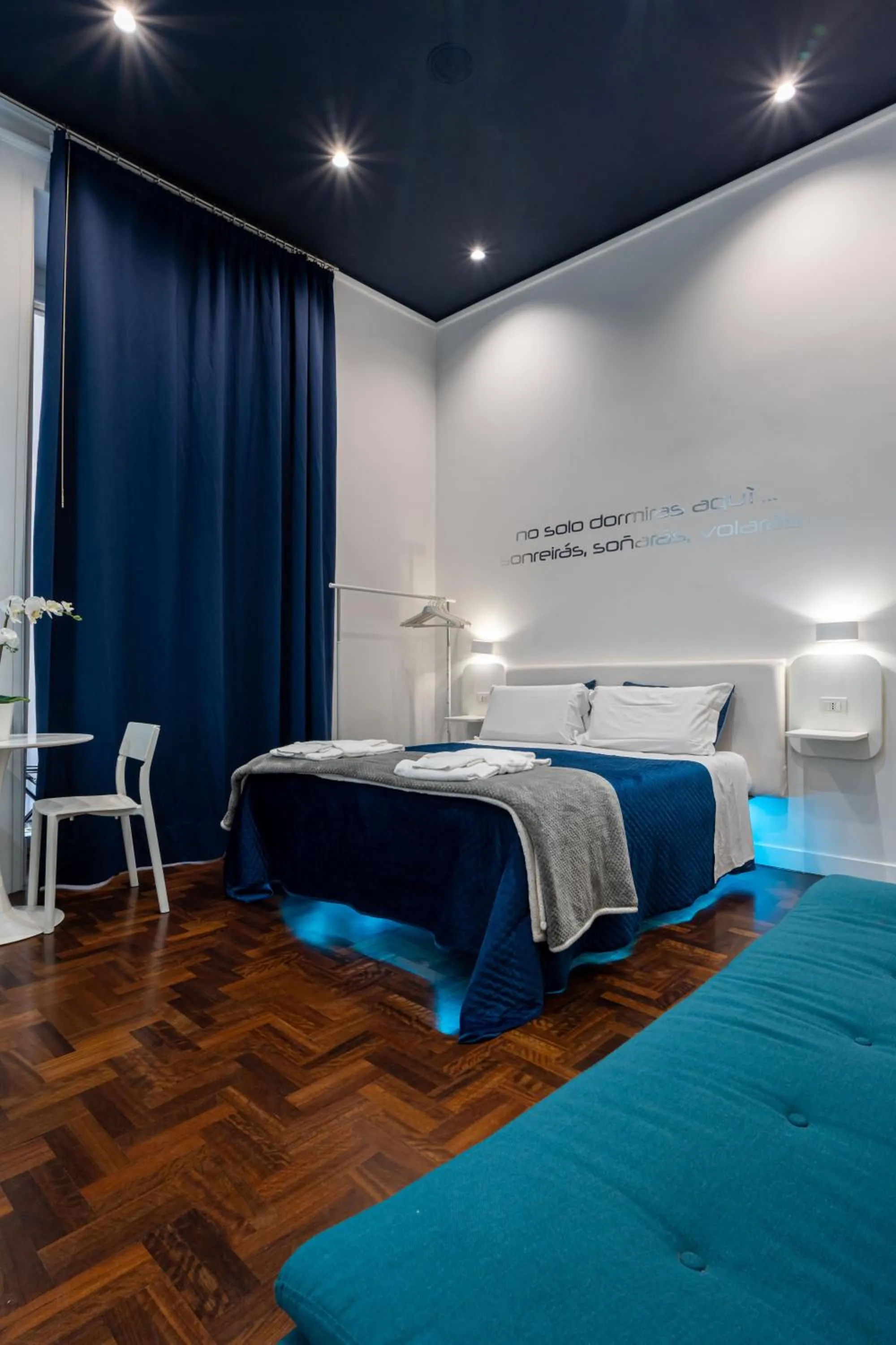 Bed in Skyhouse Duomo